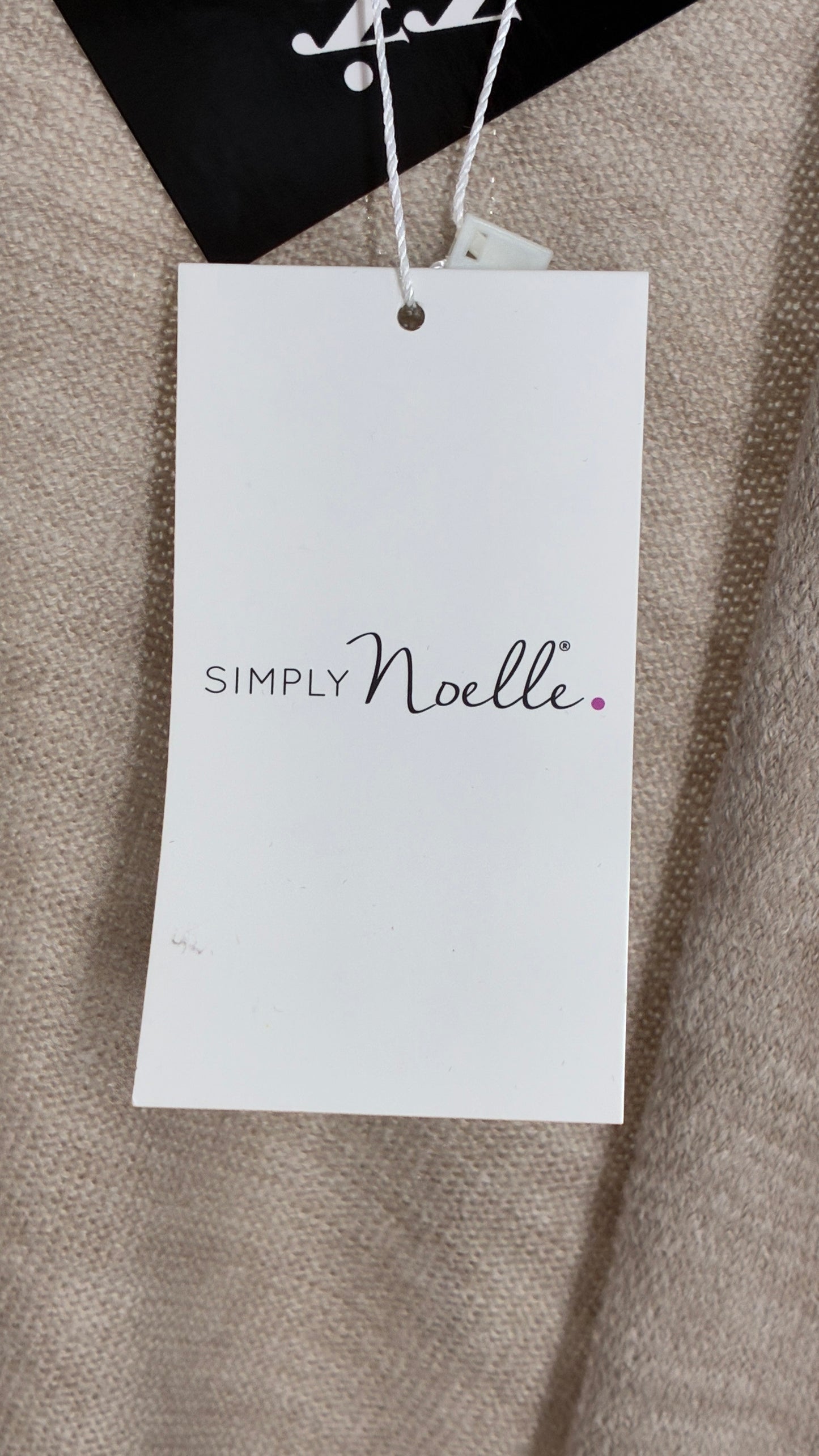 Simply NOELLE Beige Knit Cape with Tags Attached (One Size)