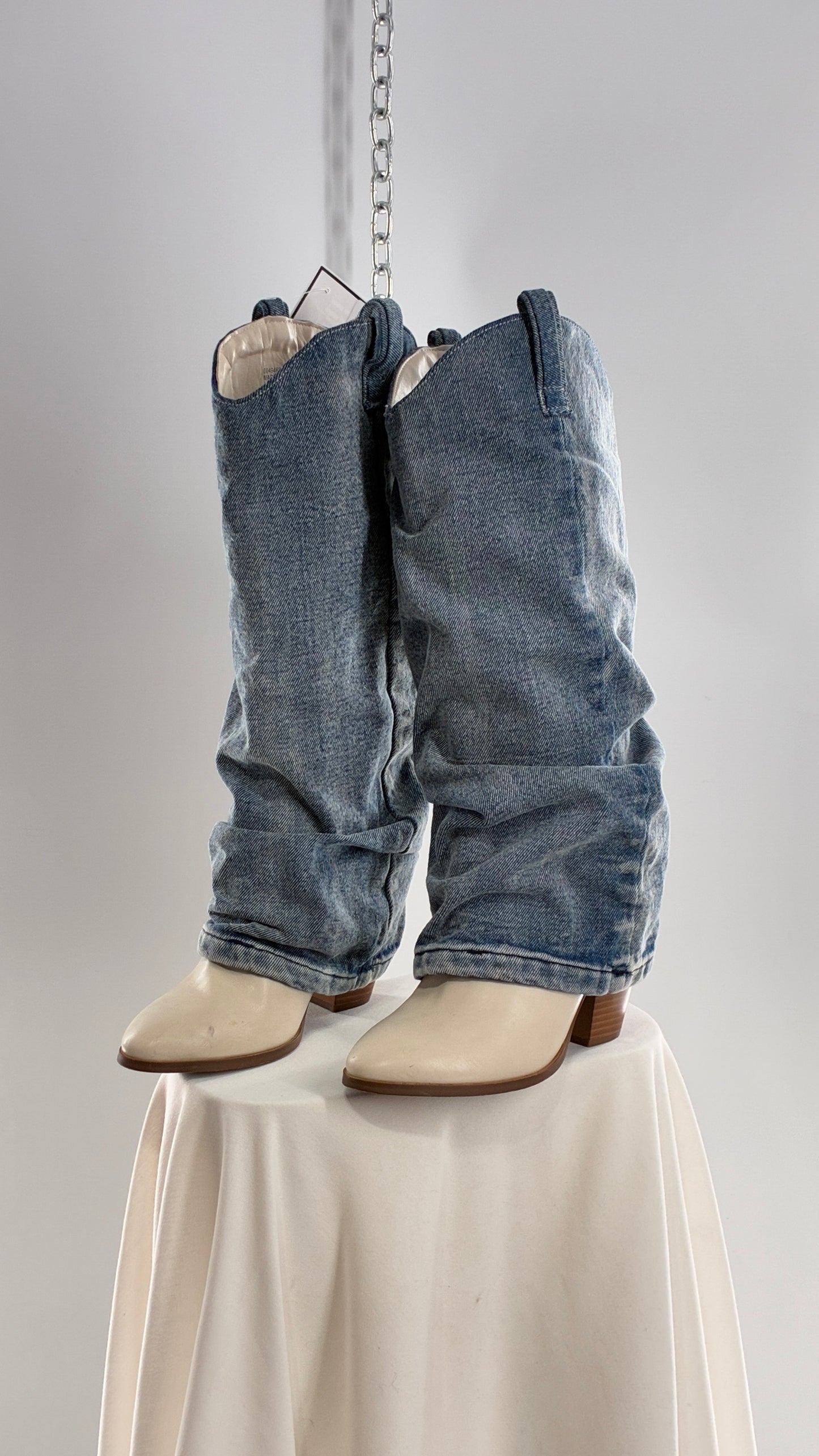 Vintage 2008 White Pointed Toe Boots with Denim Stacked Leg (6)