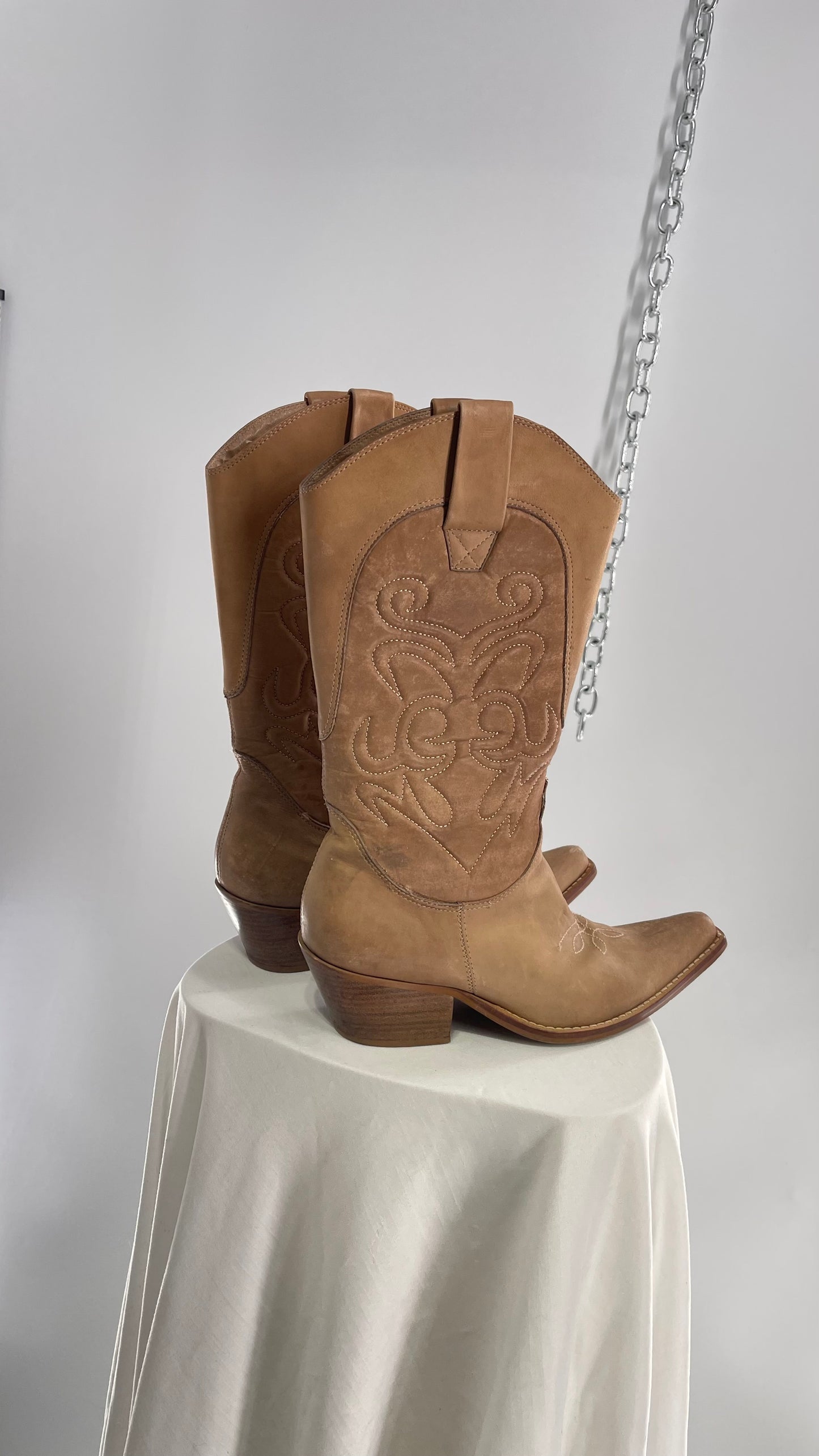 Vintage Xenny Penny Light Tan Embossed Cowboy Boots (9M)