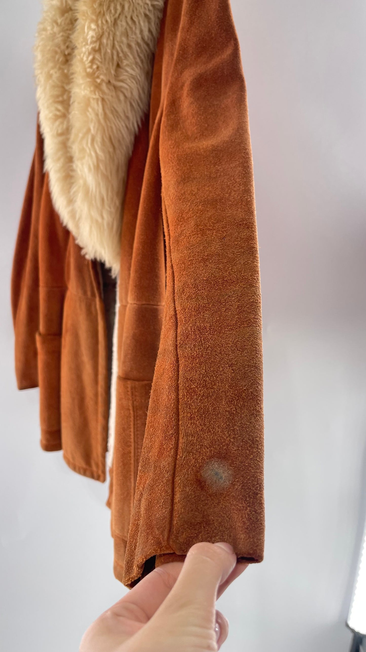 1970s Vintage Burnt Orange Suede Thick Heavy Sherpa Lined Jacket with Genuine Fur Collar (C)(Medium)