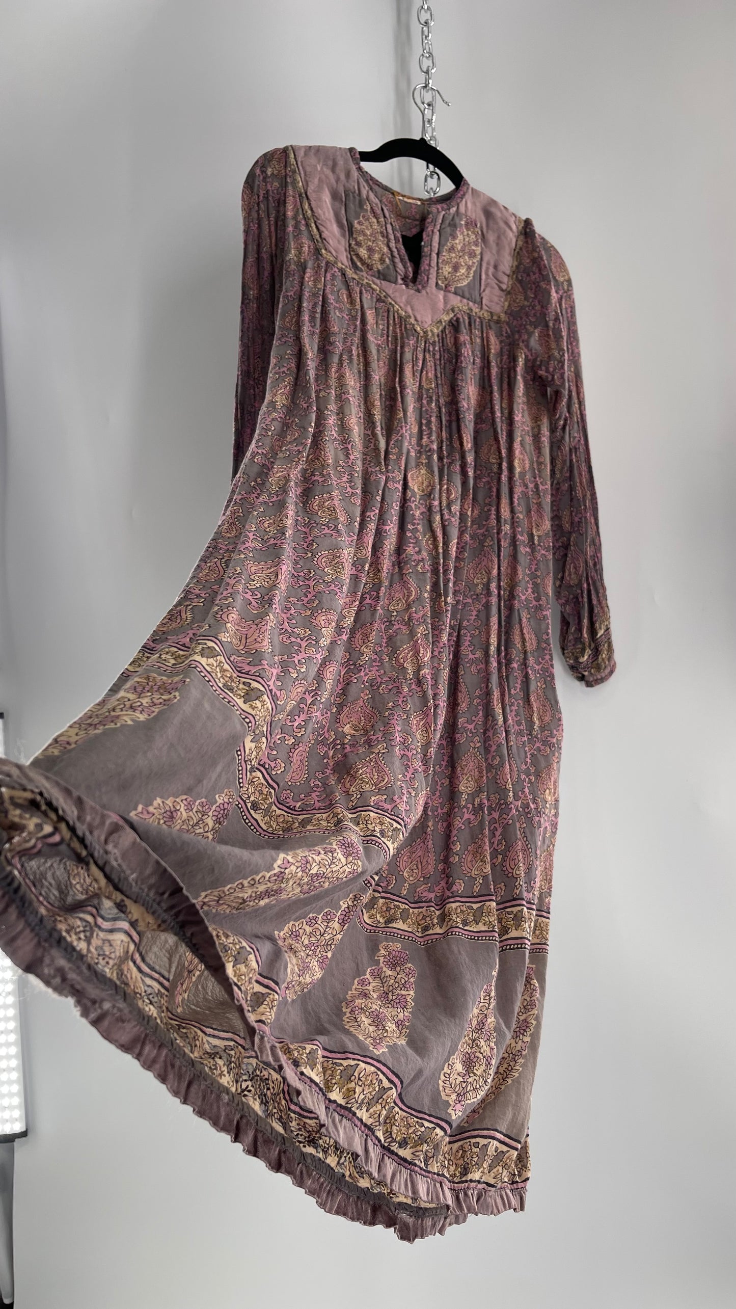 Vintage 1970s Handmade Dusty Purple Full Length Dress with Paisley Pattern and Quilted Neckline (Small)