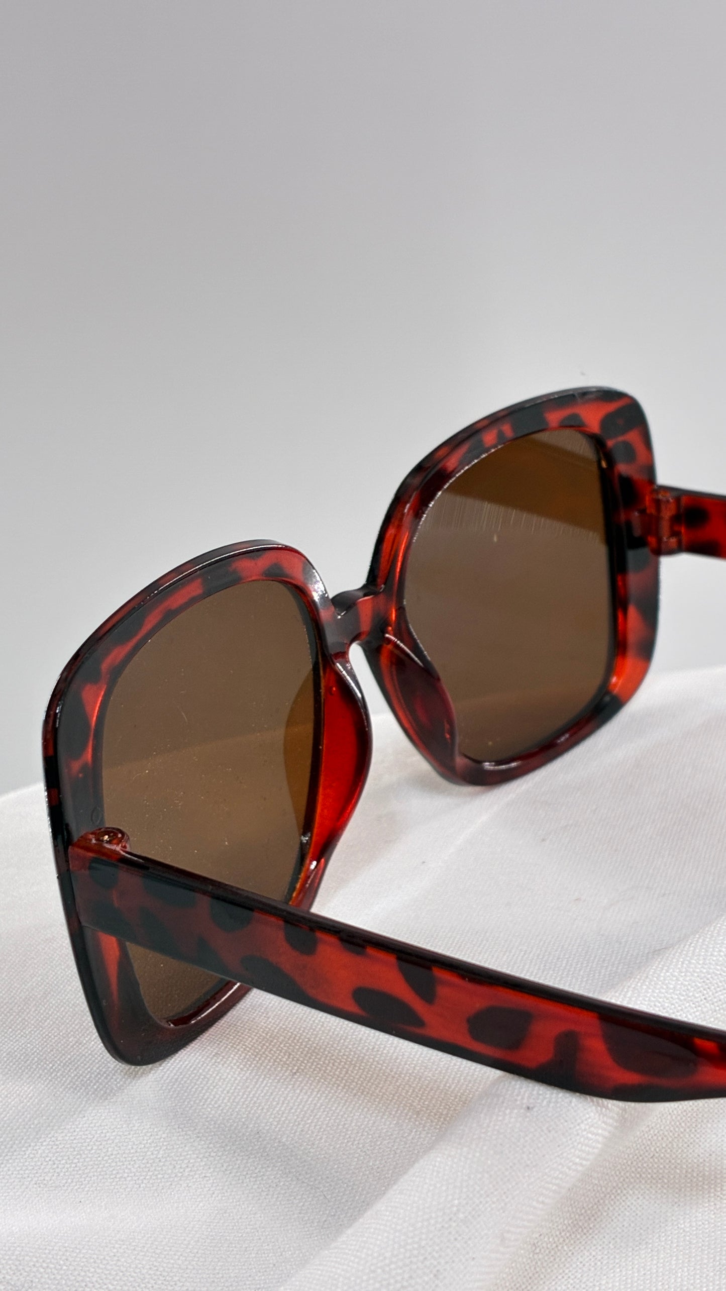 Vintage Oversized Turtle Shell Sunglasses