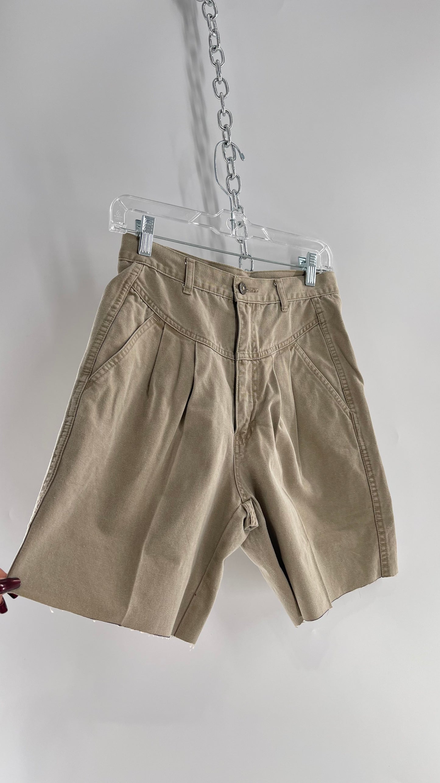 Vintage Bridgewater Trading Company High Waisted Khaki Short with Pleating (11)