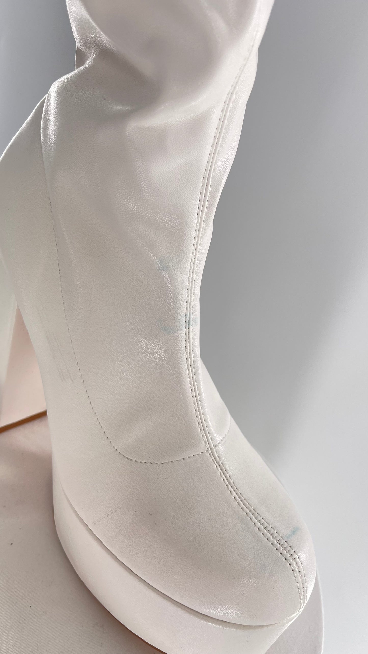 Liliana White Platform Gogo Knee High Boots (7.5)