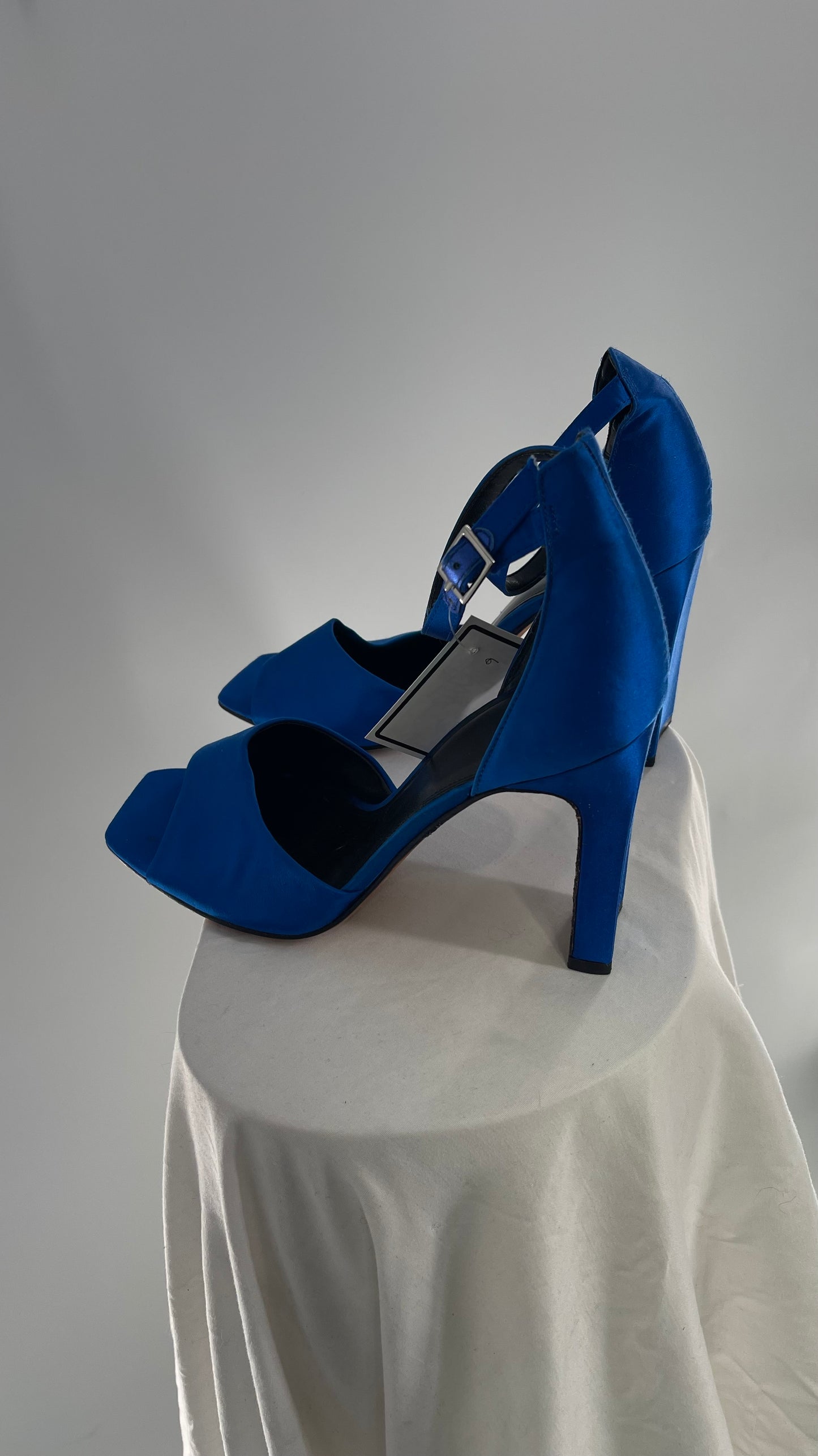 Vintage Marc Fischer Royal Blue Satin Heel (9)