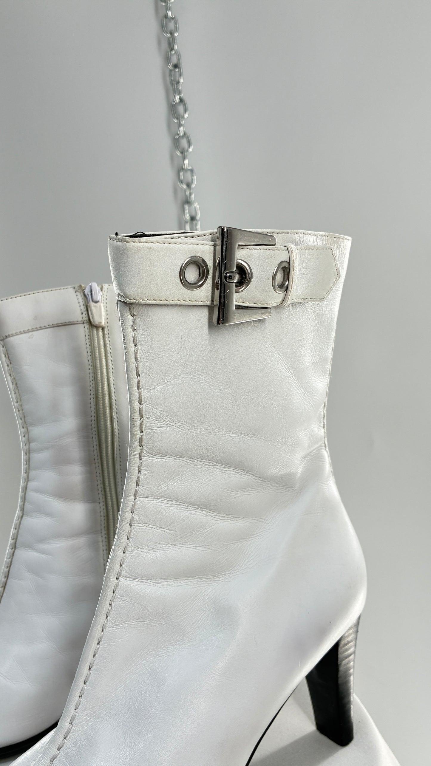 Vintage FRANCO SARTO White Leather Pointed Toe Boots with Ankle Buckle (7.5)