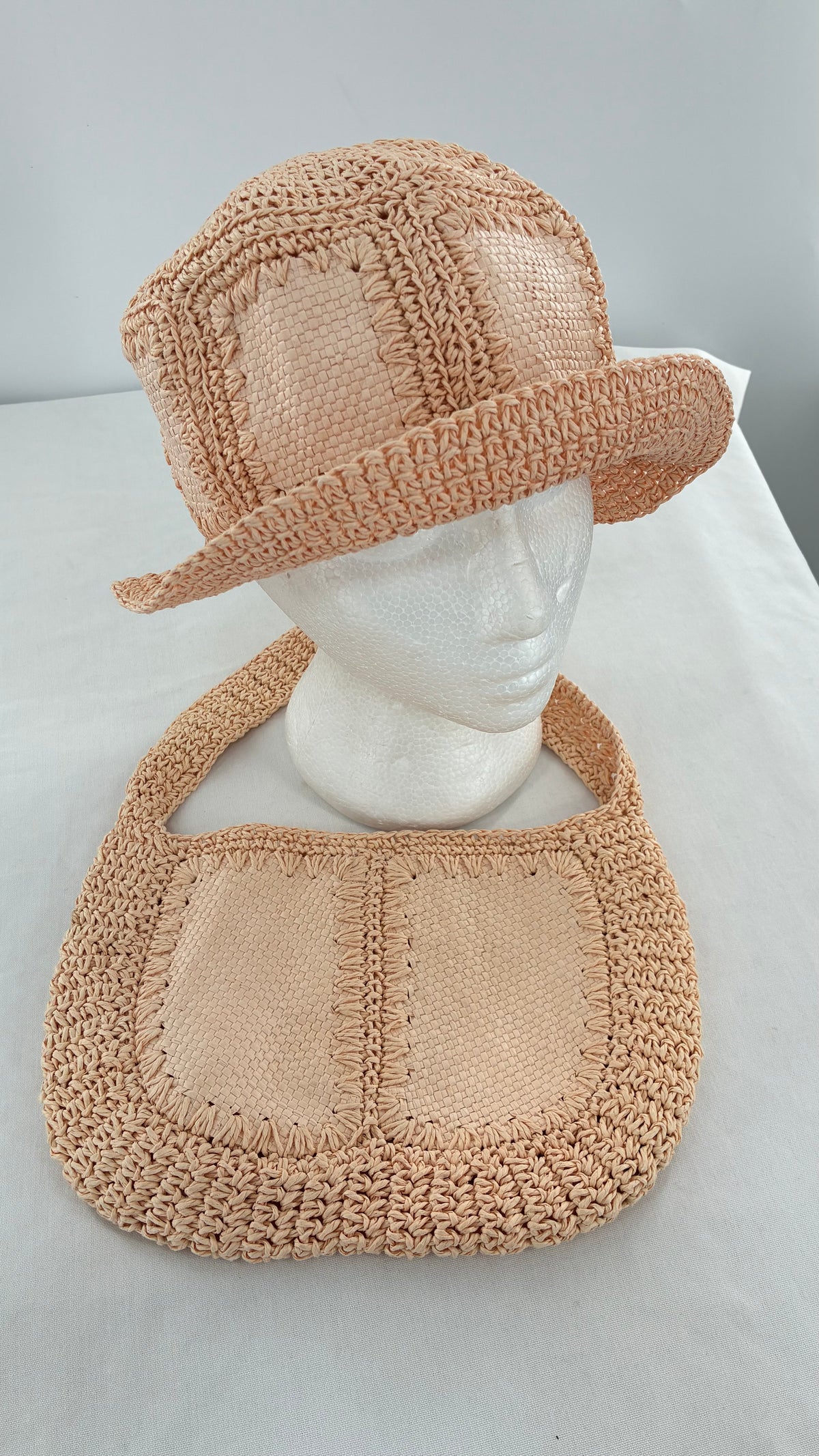 Vintage LIZ CLAIBORNE Natural Woven Shoulder Bag With Textured Border and Matching Sun Hat