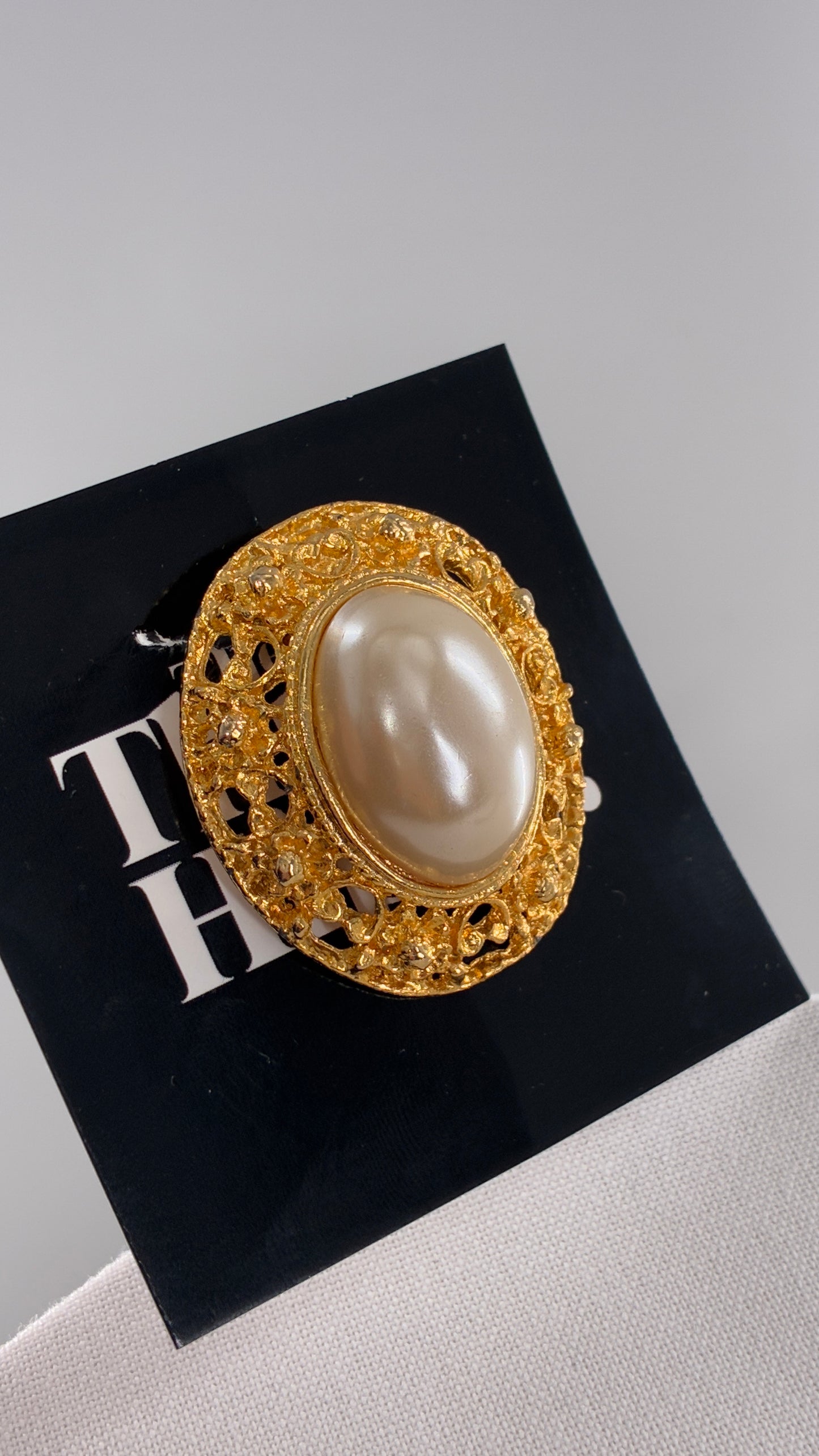 Vintage Ornate Gold Border, Pearl Scarf Ring Loop