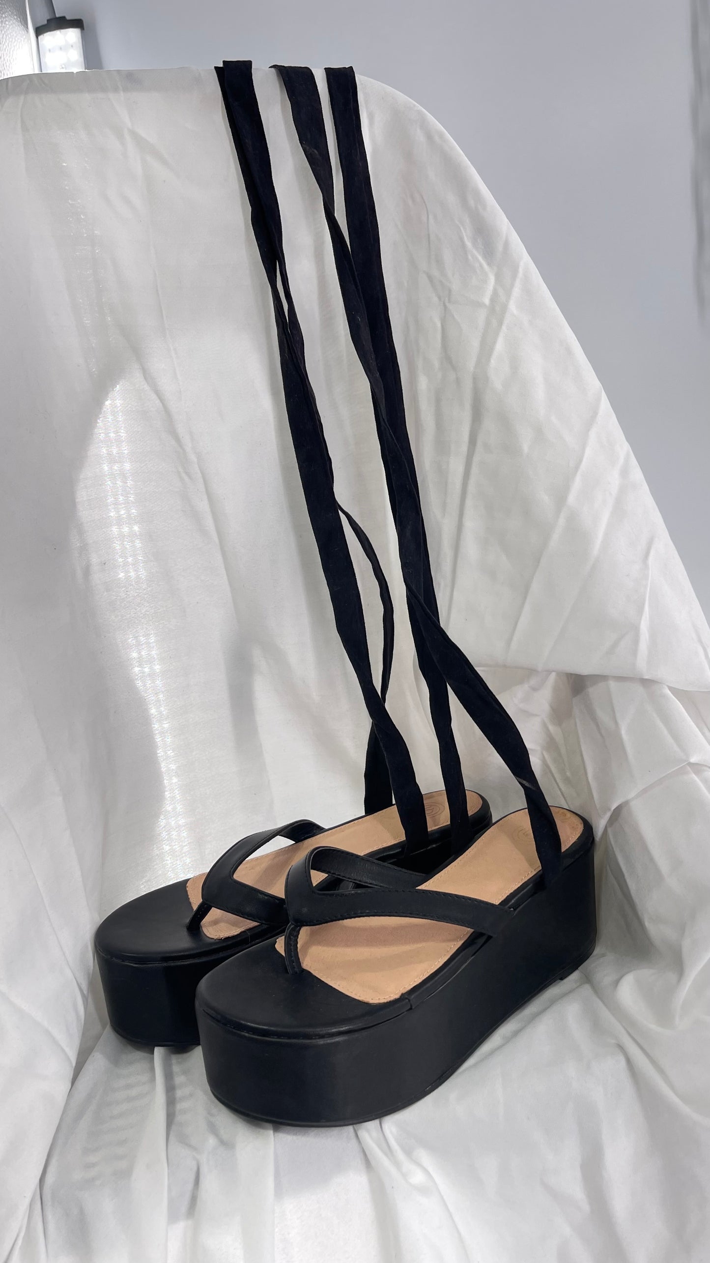 Urban Outfitters Black Platform Thong Sandal with Wrap Around Knee/Thigh High Straps (7)