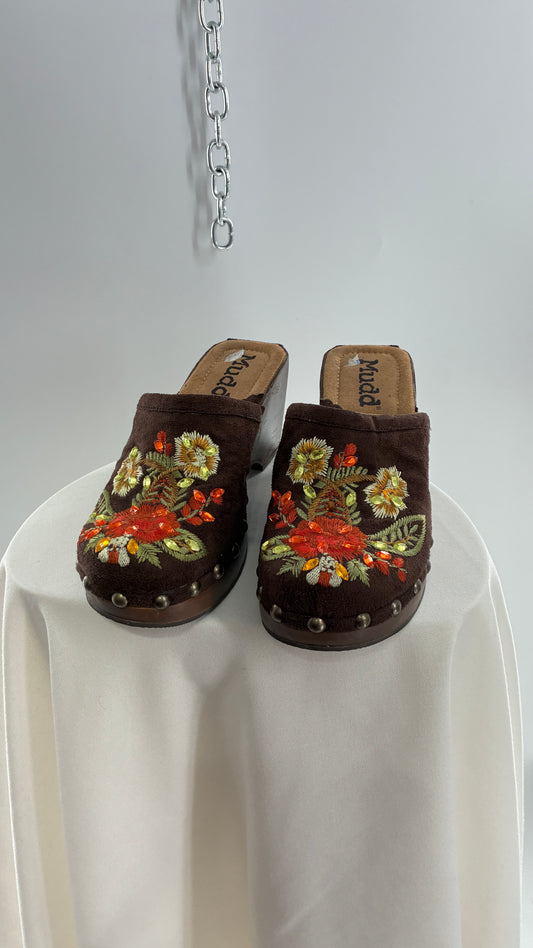 Vintage MUDD Brown Clog with Side Studding and Embroidered Details (6.5)