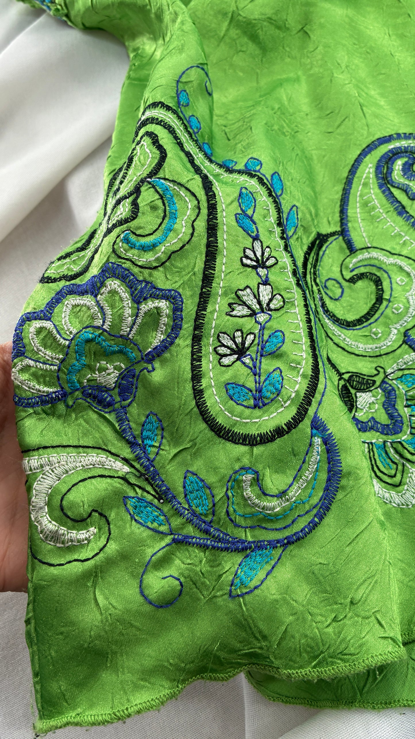 Vintage HEART SOUL Green Fully Embroidered Tie Back Puff Sleeve Top (Large)