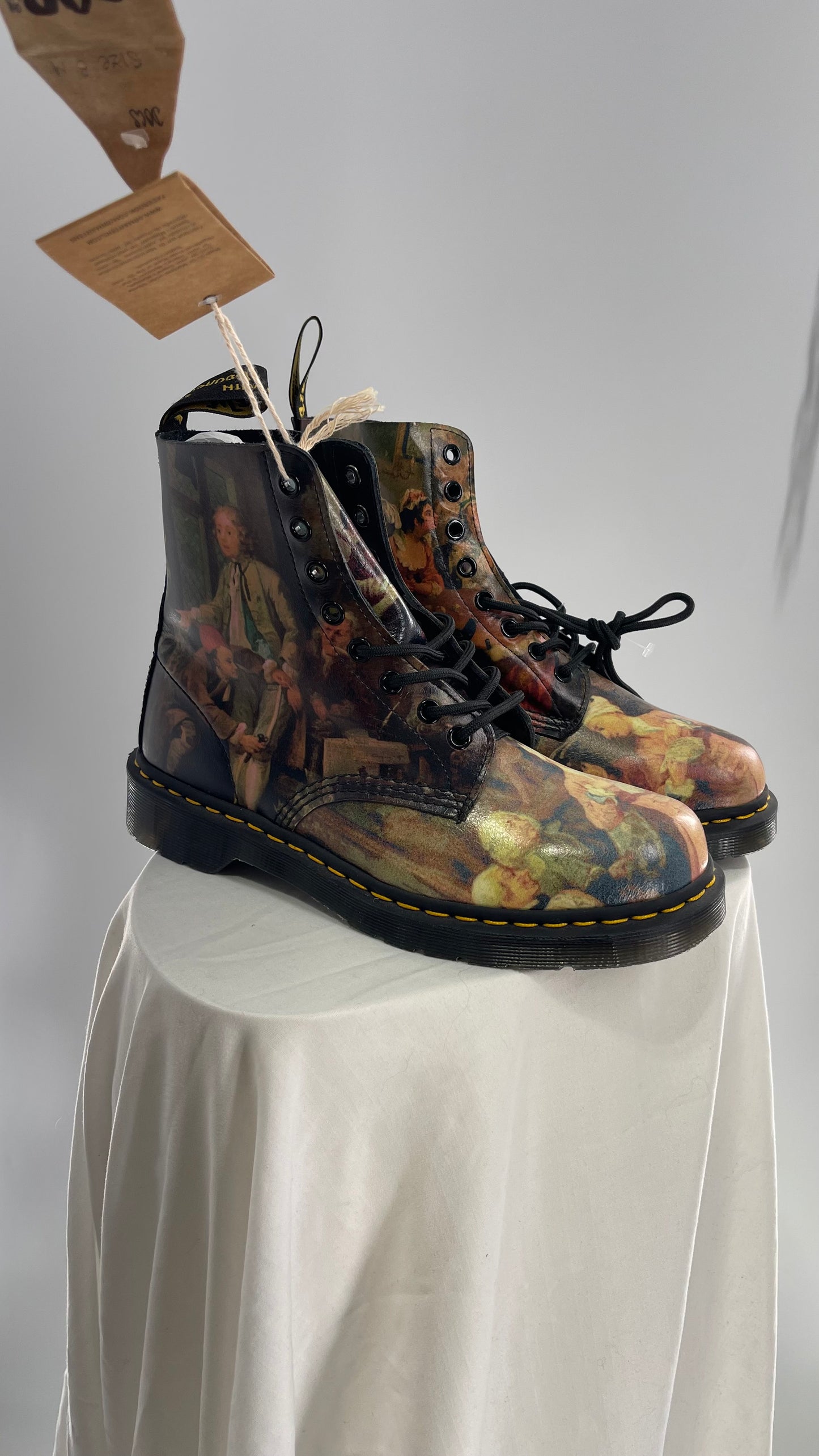 Dr Martens Men's William Hogarth Pascal 1460 Special Edition Art Museum Collection Boots. (8 M)