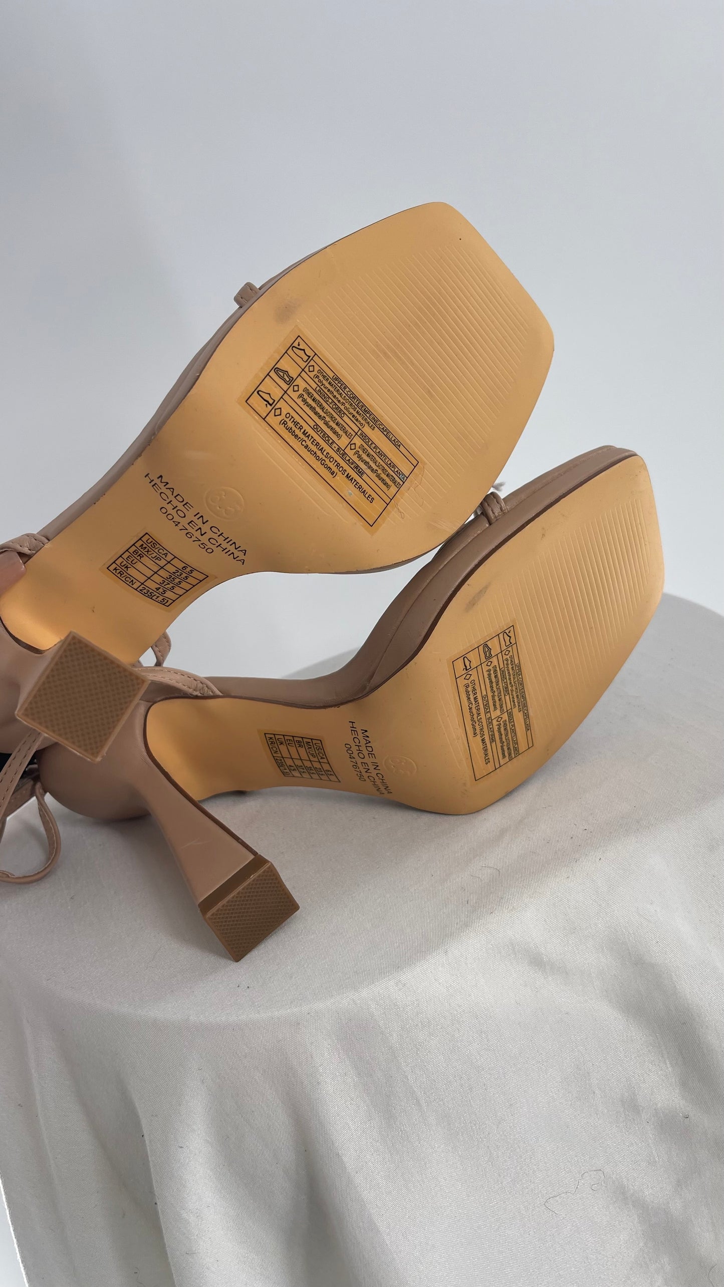 Forever 21 Square Toe Tan/Nude Heel with Tags Attached (6.5)