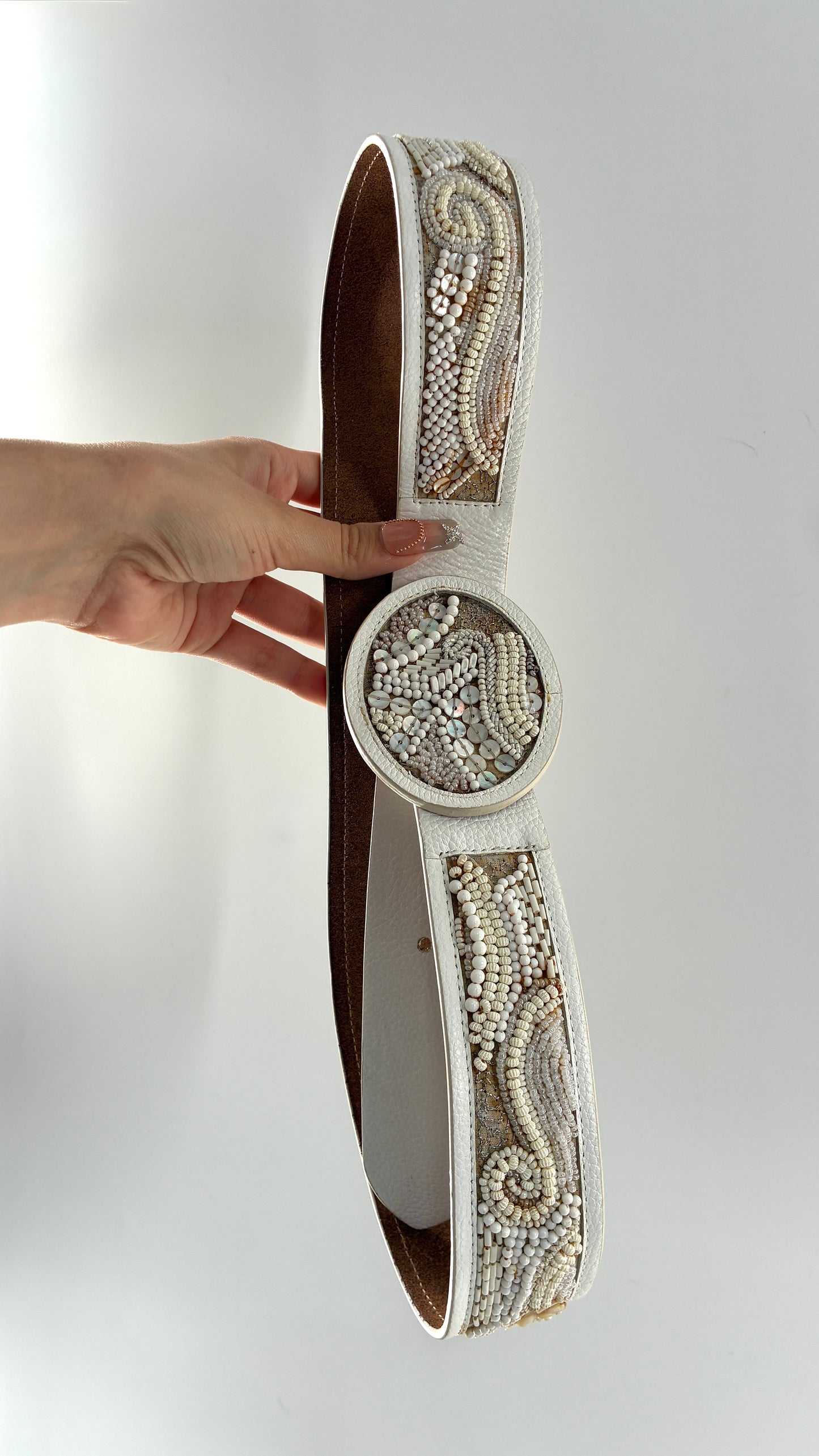 Vintage White Leather Belt with Beaded Details and Oval Buckle