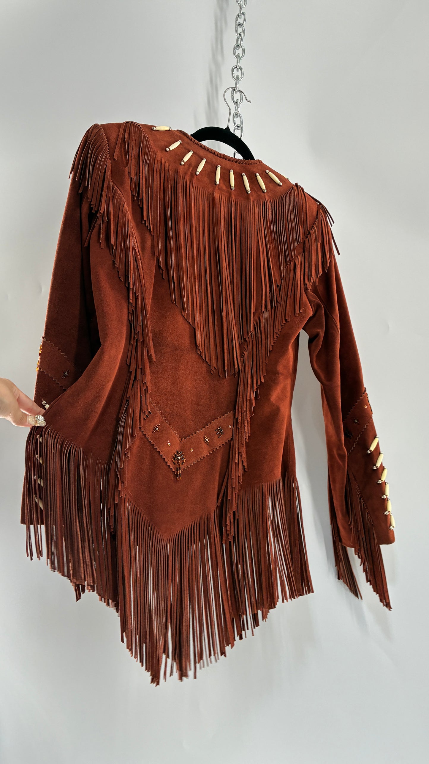 Vintage 1970s Suede Made in Old Senora Mexico Rust Thick Heavy Duty Suede Leather Jacket with Pointed Hemline, Beaded Details and Fringe Design (8)