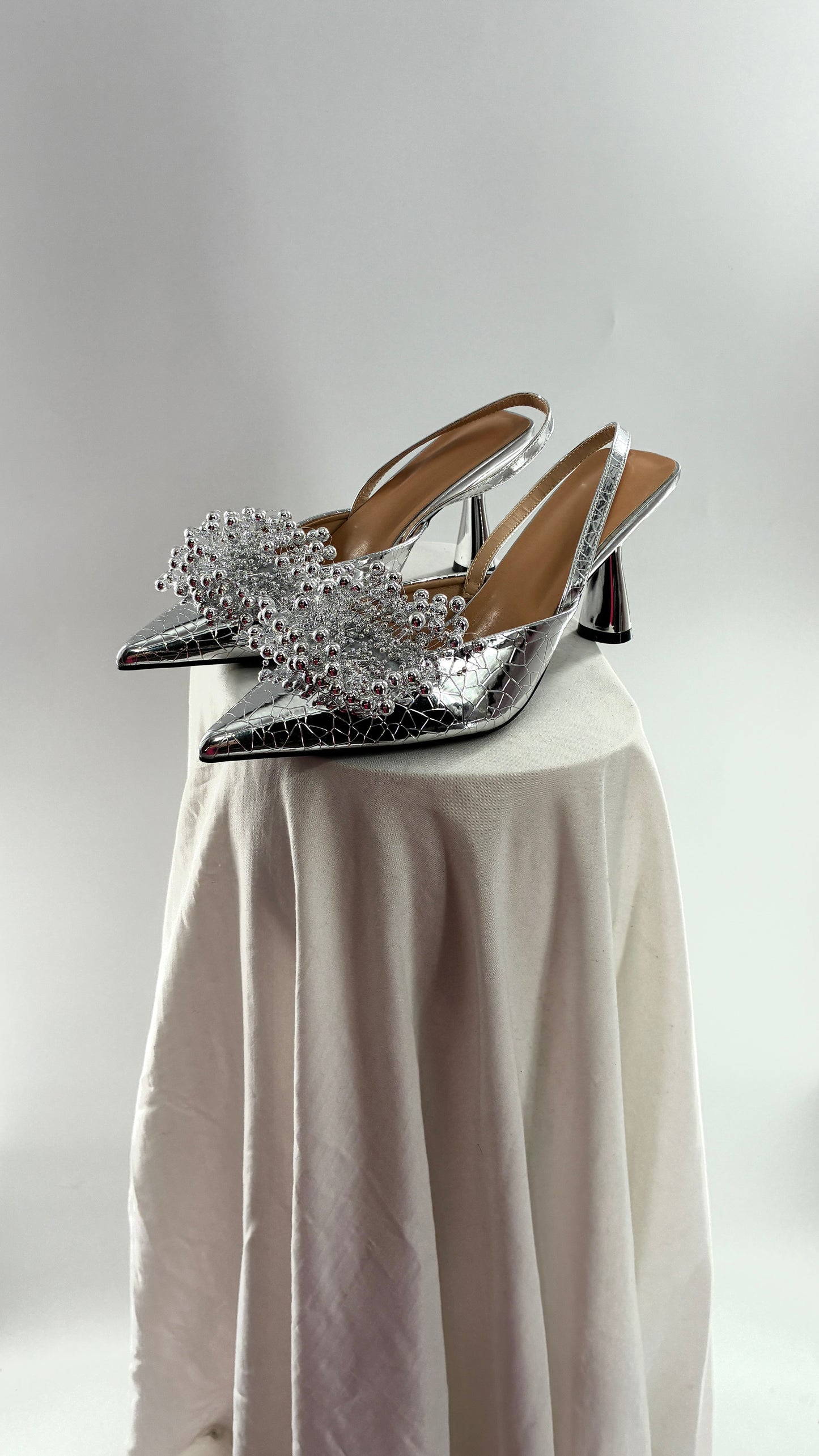 Chrome Silver Pointed Toe Slingback Kitten Heels with Abstract Detail (42)