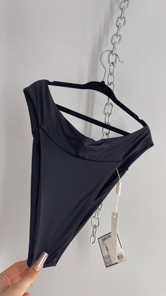 Frankie’s Bikinis Black Swim Bottoms with Tags Attached (Large)