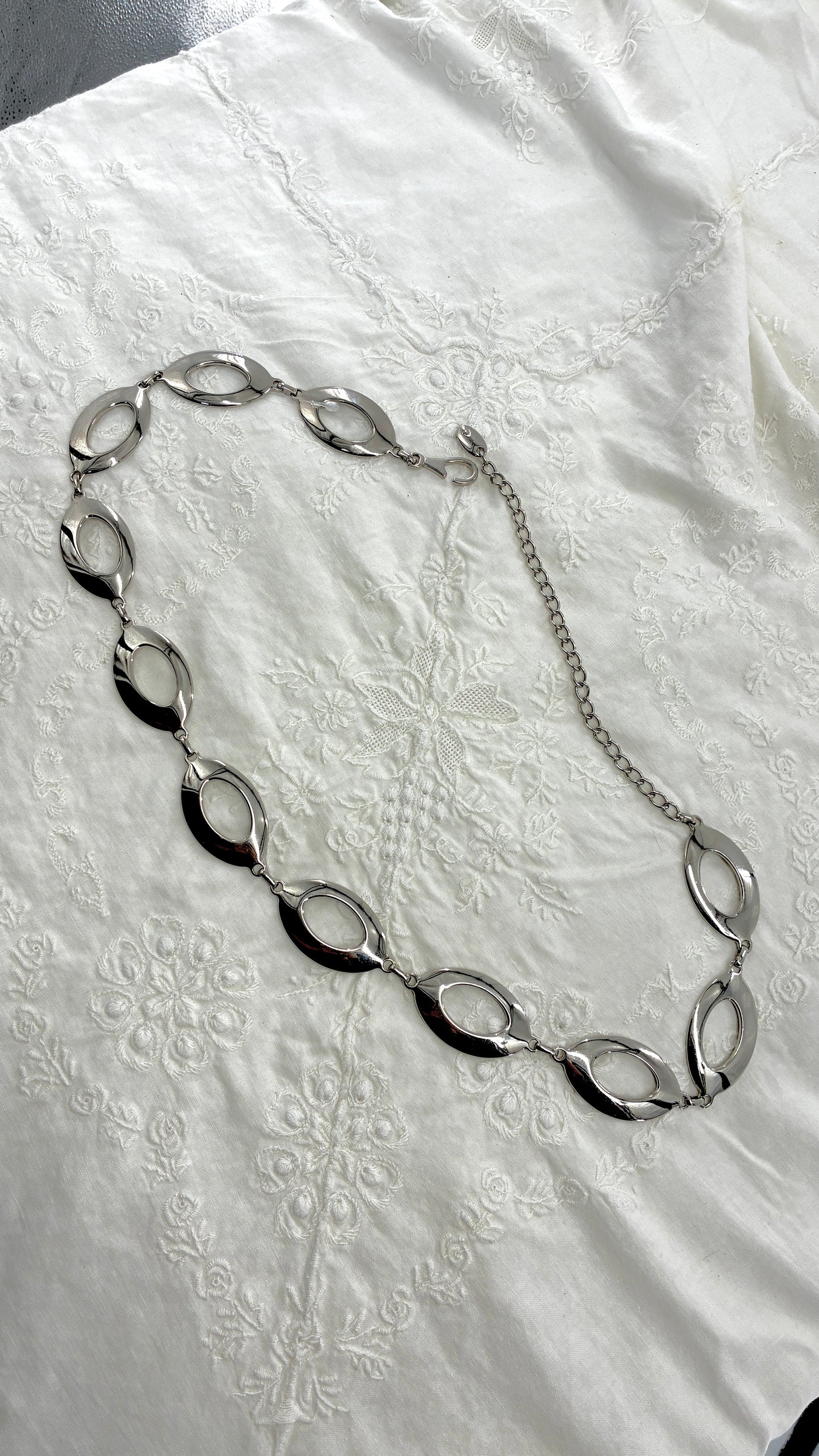 Vintage Silver Metal Oval Link Chain Belt