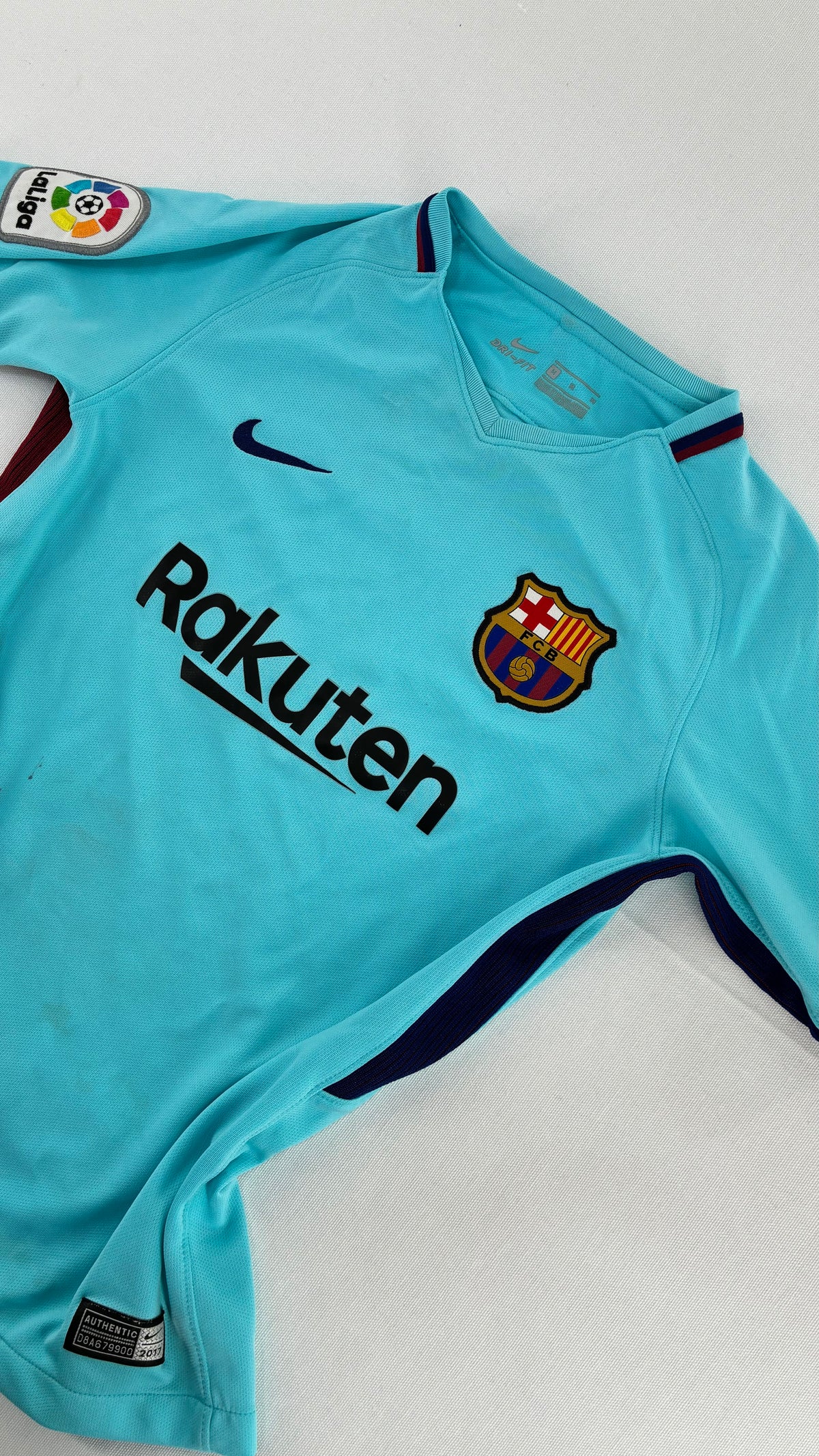 Vintage NIKE FC Barcelona Jersey (Medium)