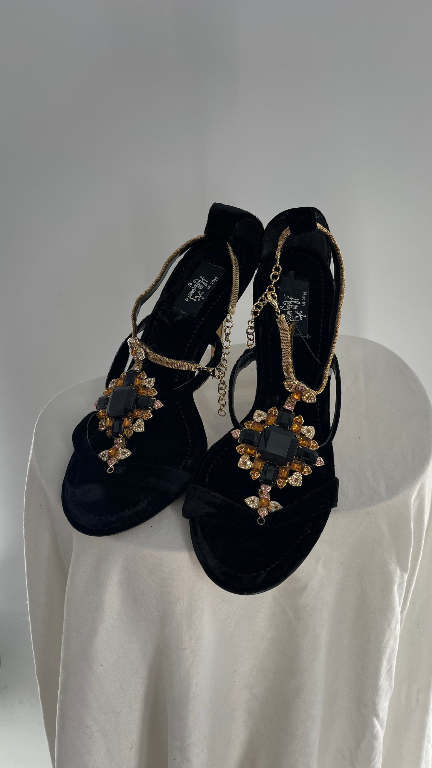 Hot in Hollywood Vintage 1990s Black Velvet Heel with Jewel Anklet (7)