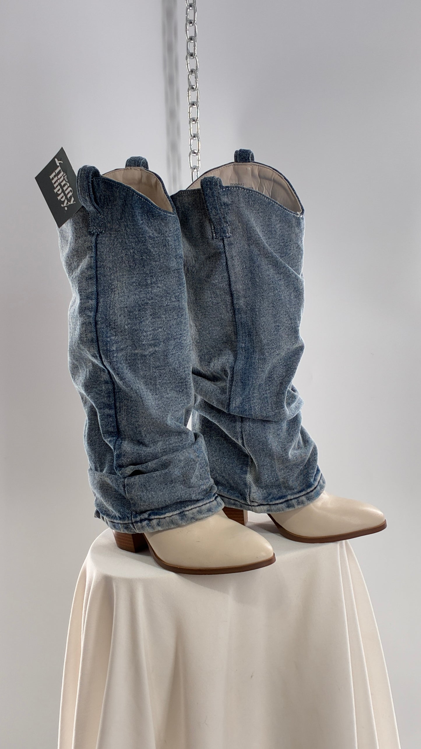 Vintage 2008 White Pointed Toe Boots with Denim Stacked Leg (6)