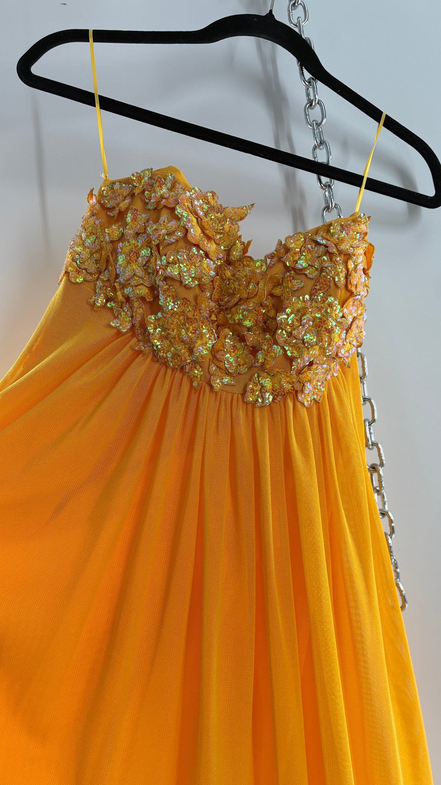 Vintage JAN’S BOUTIQUE Yellow Gown with Iridescent Sequin Appliqué Corseted Bust (6)