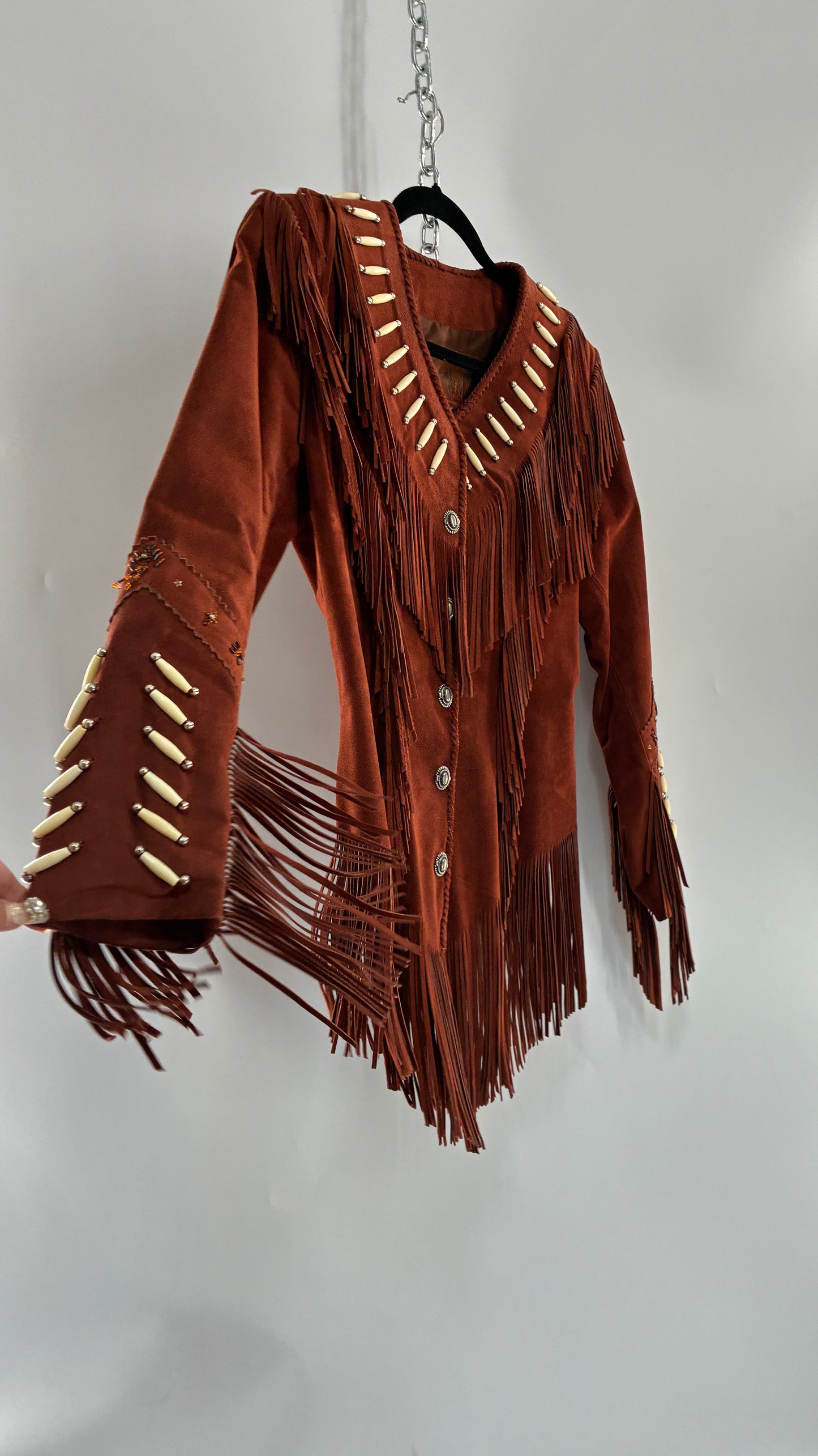 Vintage 1970s Suede Made in Old Senora Mexico Rust Thick Heavy Duty Suede Leather Jacket with Pointed Hemline, Beaded Details and Fringe Design (8)