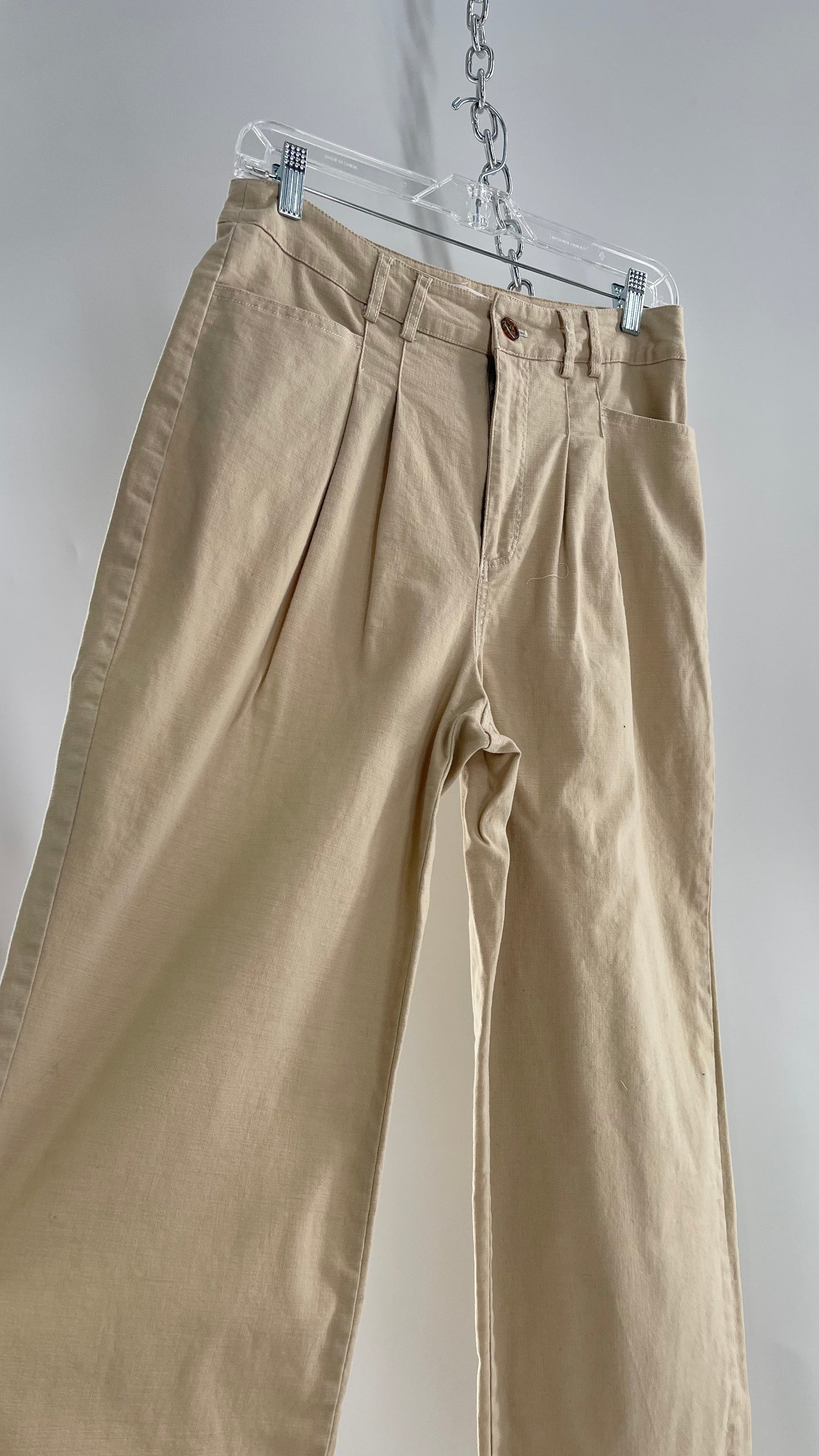 Avec Les Filles 97% Cotton Tan/Neutral Pleated Waist Trouser (S)