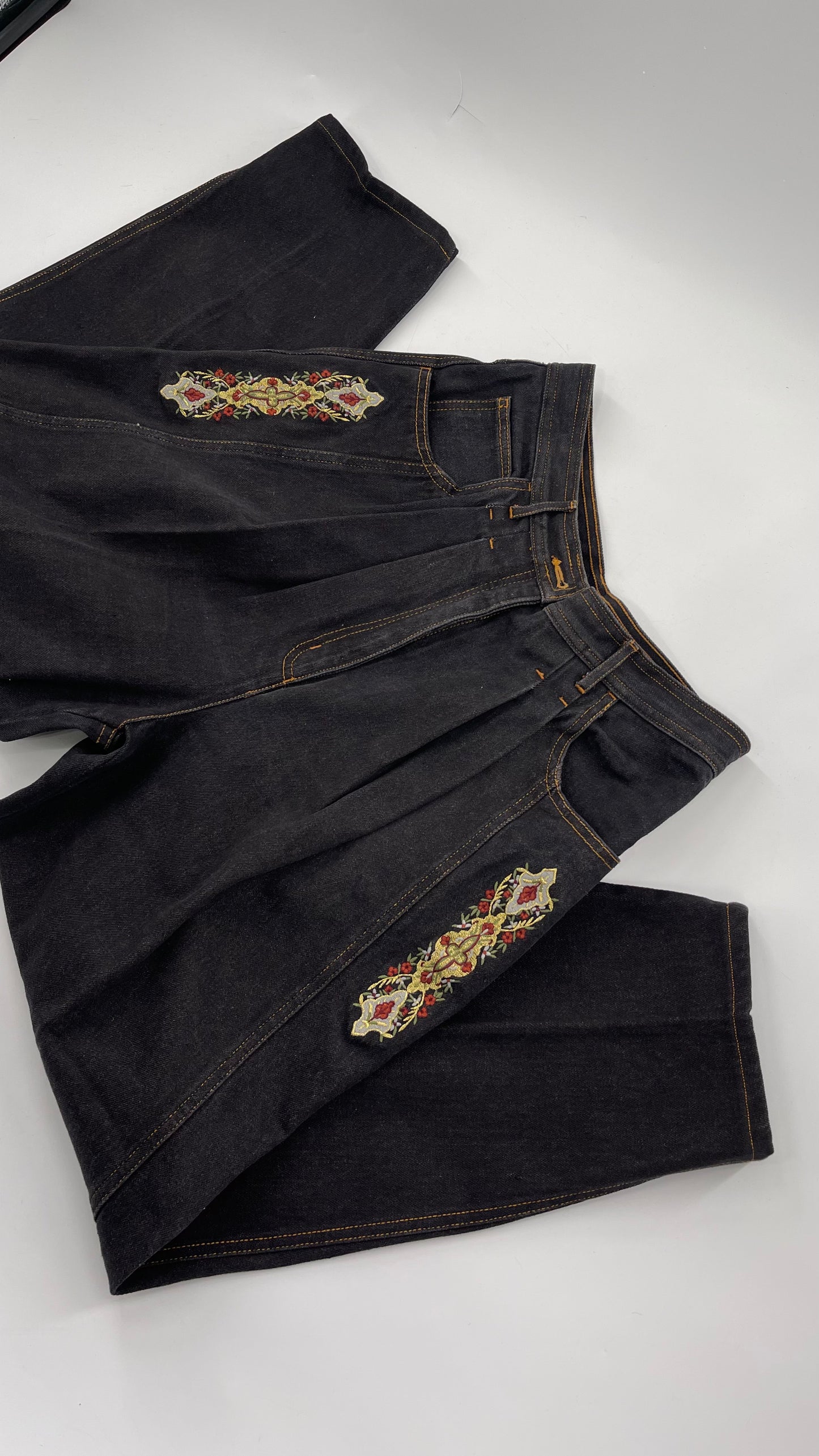 Vintage TOGETHER Basics Dark Gray 80s/90s Tapered, Pleated Waist Old School Embroidered Jeans (14)