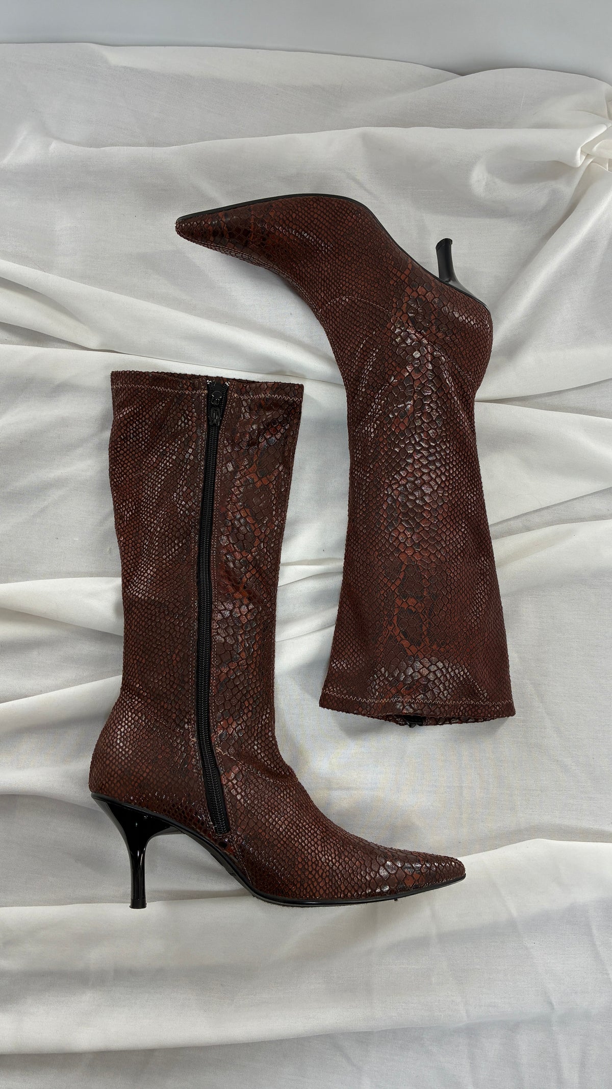 Vintage 1990s HIGHLIGHTS Snake Patterned Glossy, Pointed Toe, Heeled Boots (9)