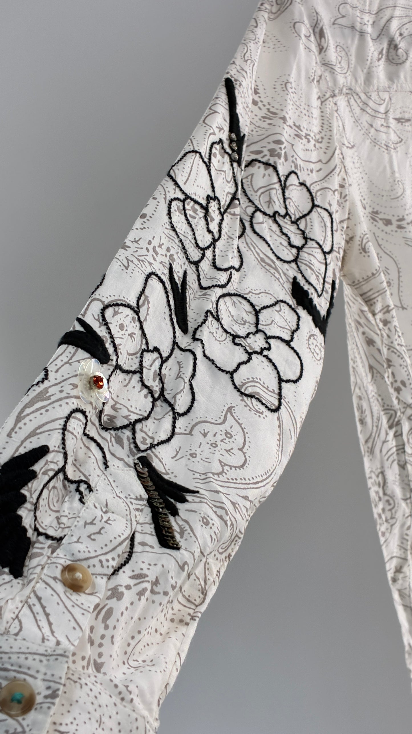 PILCRO Anthropologie Embroidered Appliqué Button Up (Small)