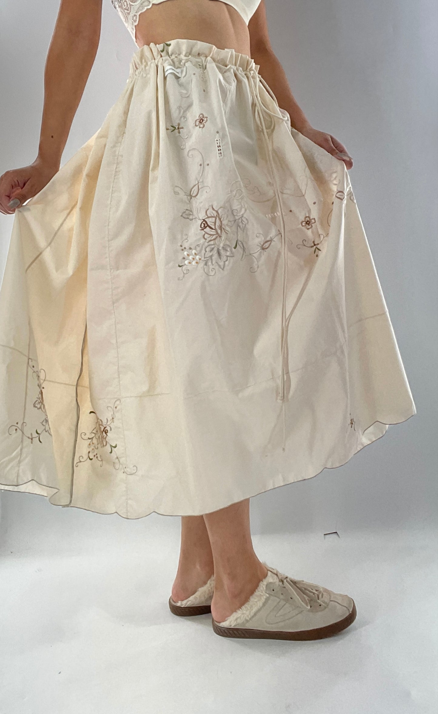 Custom Handmade Vintage Embroidered Off White Soirée Skirt (One Size)