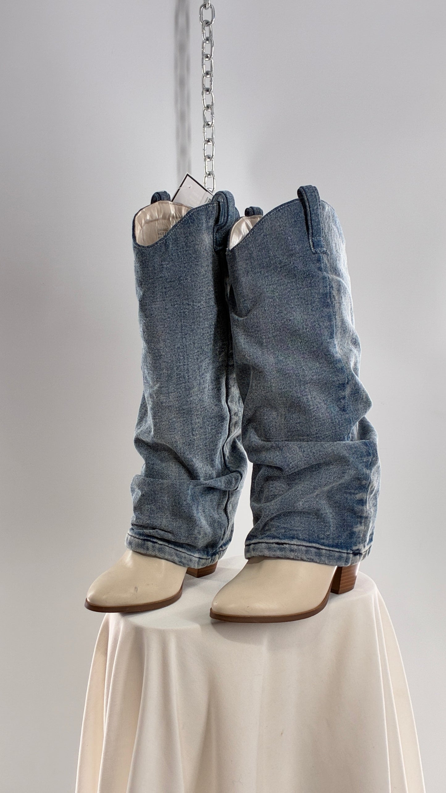 Vintage 2008 White Pointed Toe Boots with Denim Stacked Leg (6)