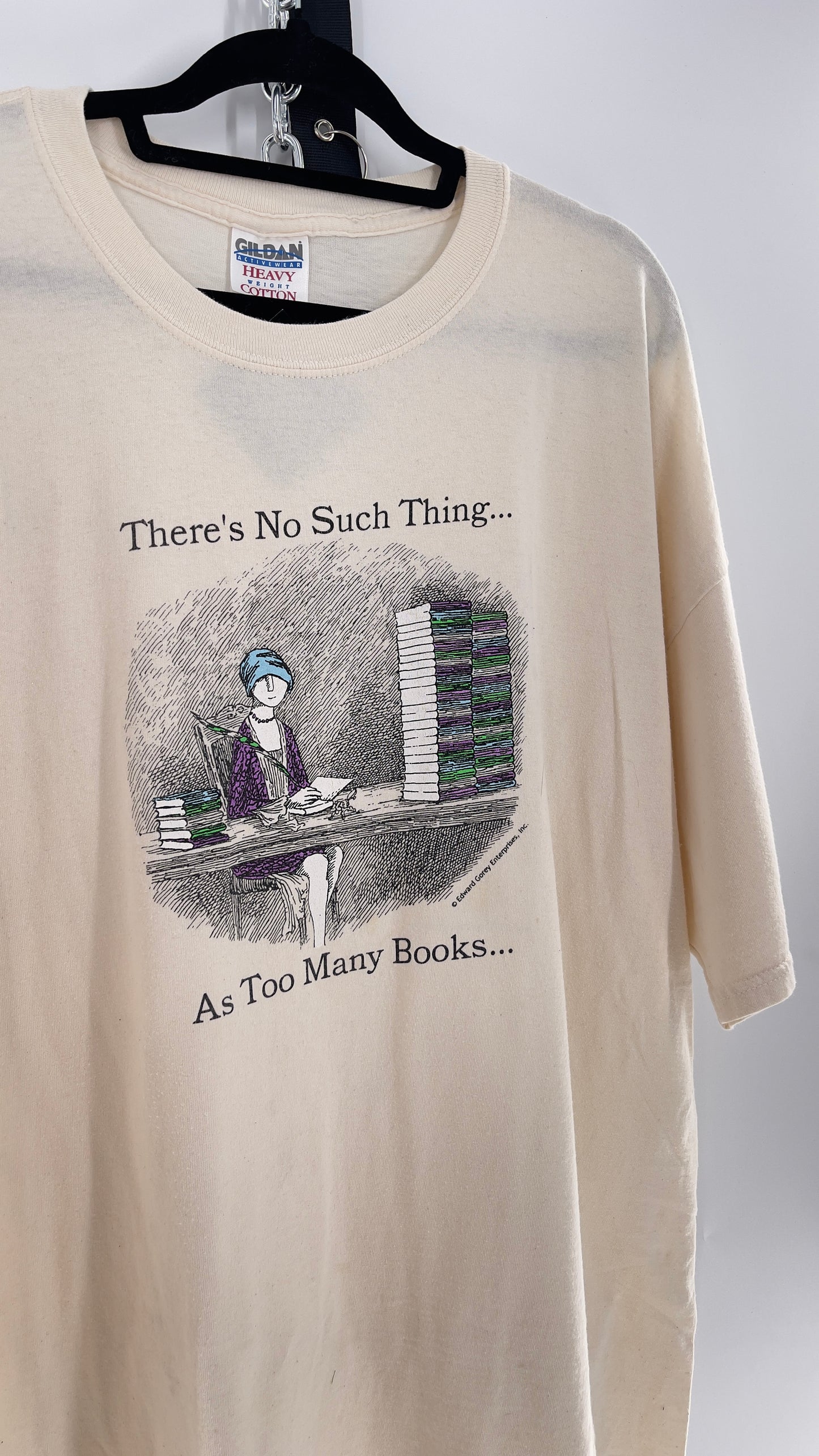 Vintage “There’s No Such Thing as Too Many Books” (XXL)