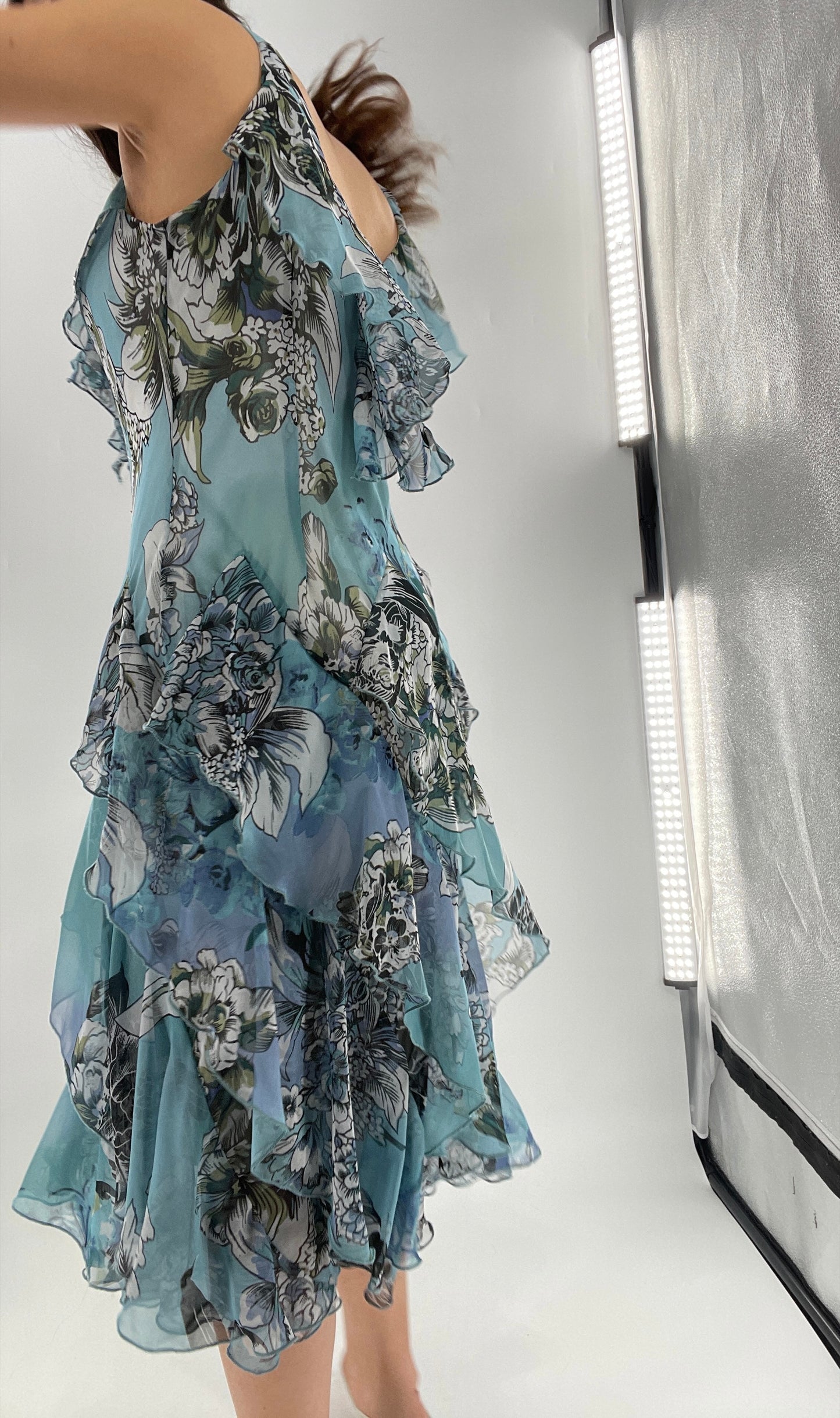 Vintage 1990s Blue Floral Ruffle Dress (M)