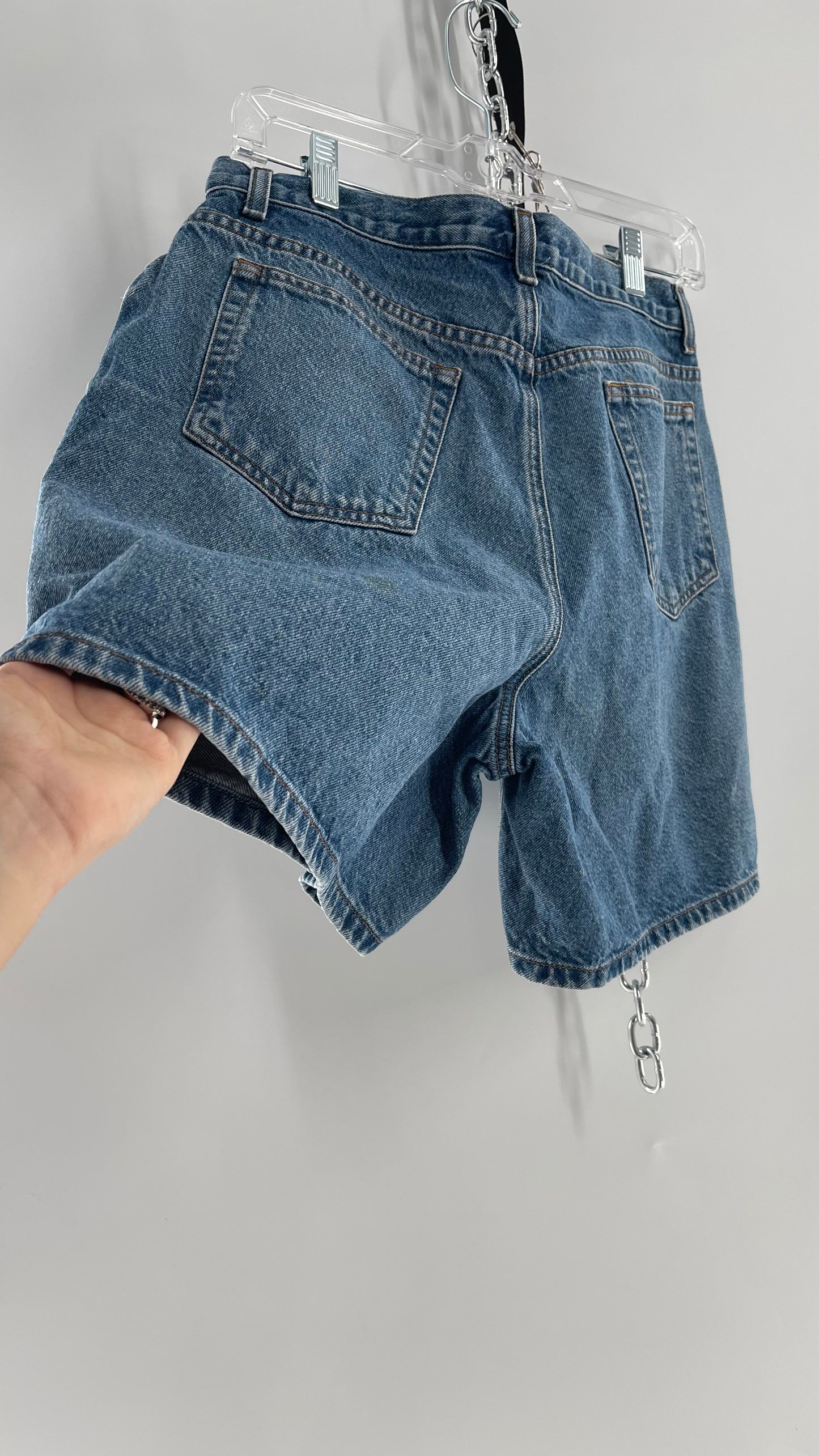 Vintage Liz Claiborne Medium Wash Denim High Waisted Shorts (12)