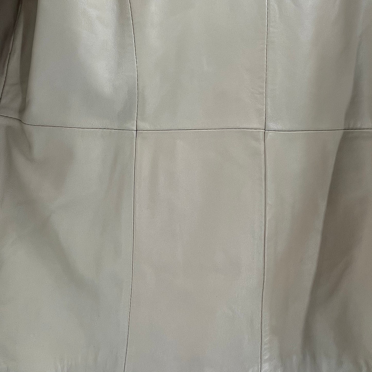 Terry Lewis Genuine Cream Leather Zipper Front 2 Front Pockets (Size L)