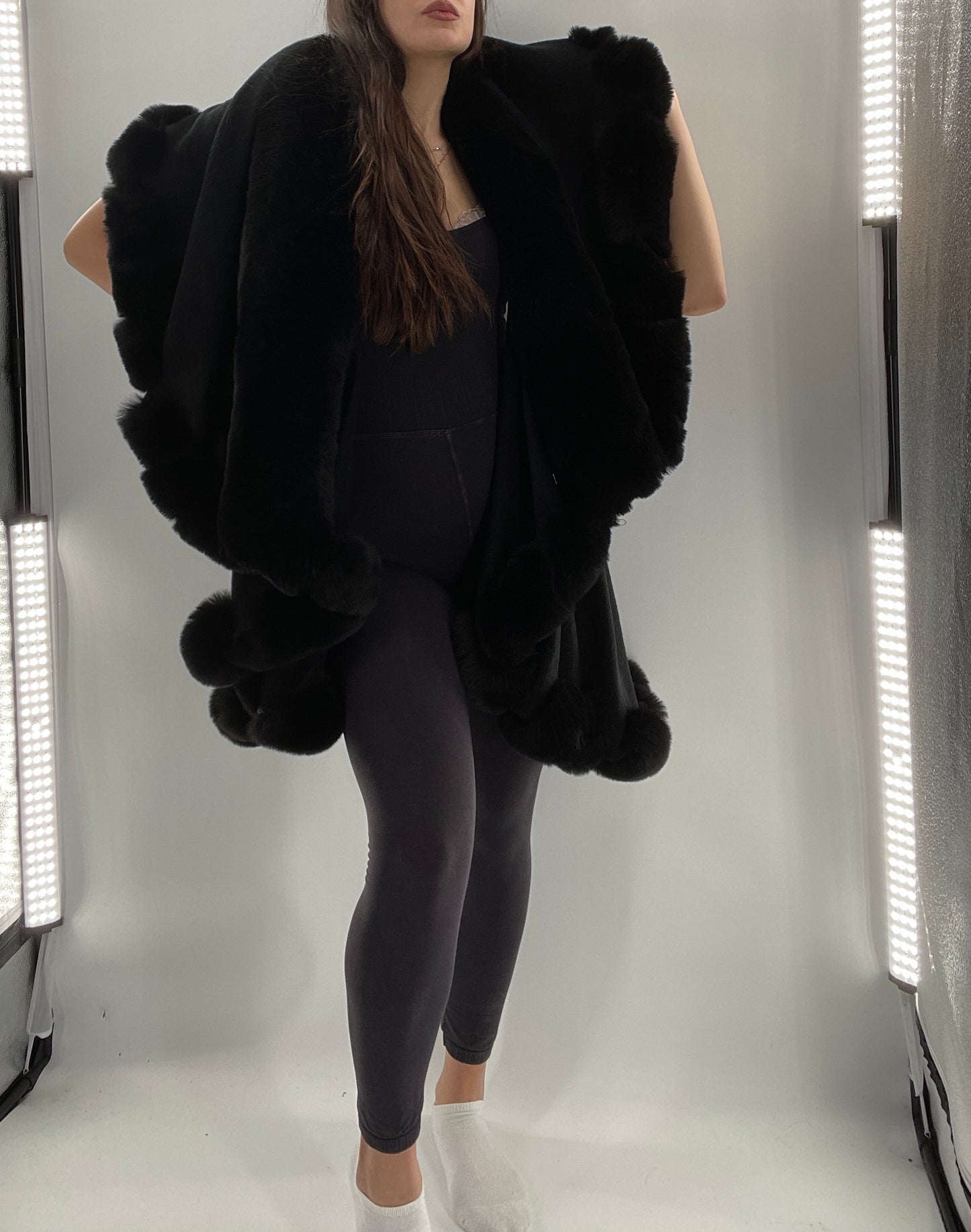 Glamorous Black Cape with Faux Fur Trim (OS)
