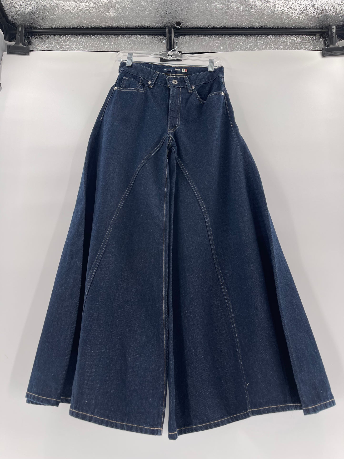 Free People x LEVI outrageous flare (Sz 25)