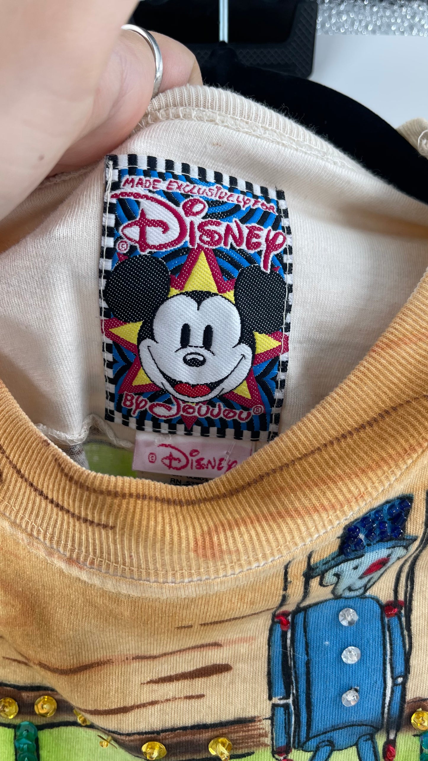 Vintage 1980s Disney by JouJou Mickey’s Christmas Sequined T (Large)