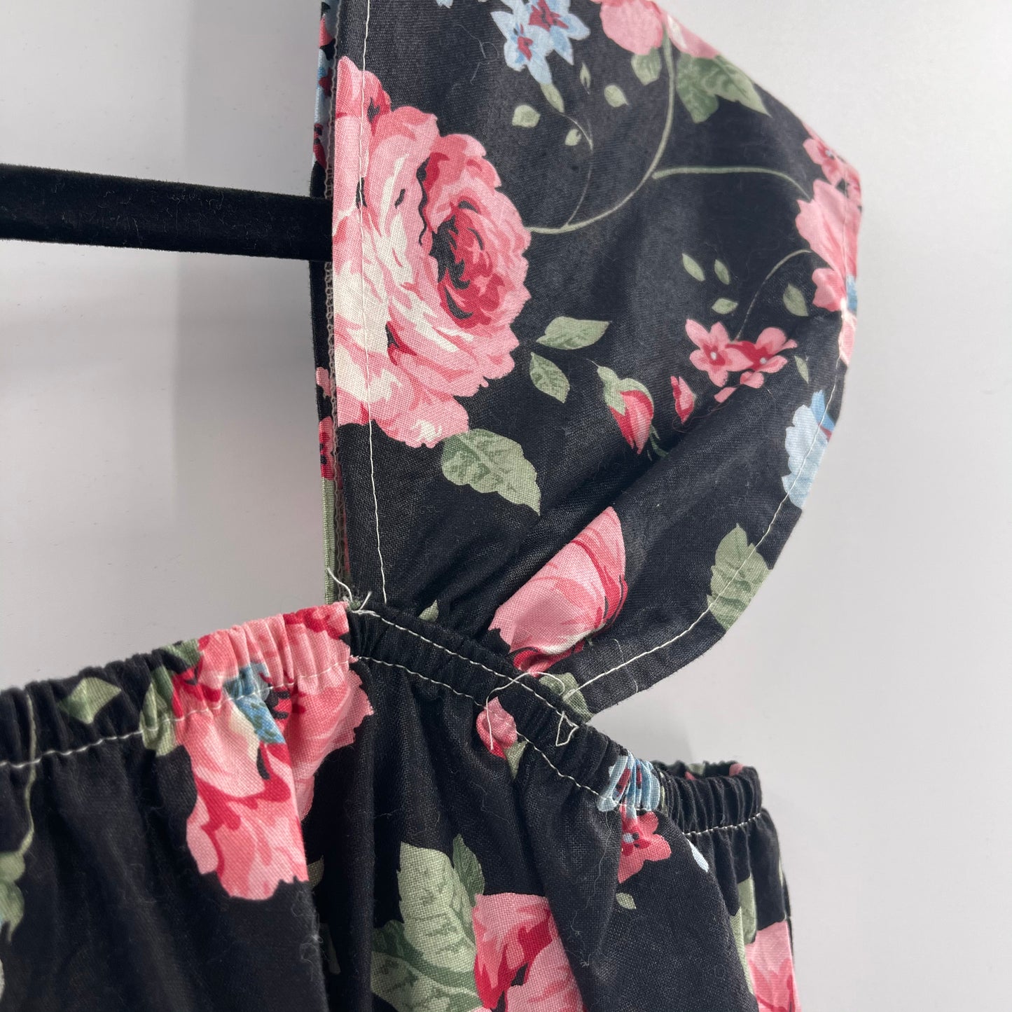 Urban Outfitters Black Floral Crop (M/L)