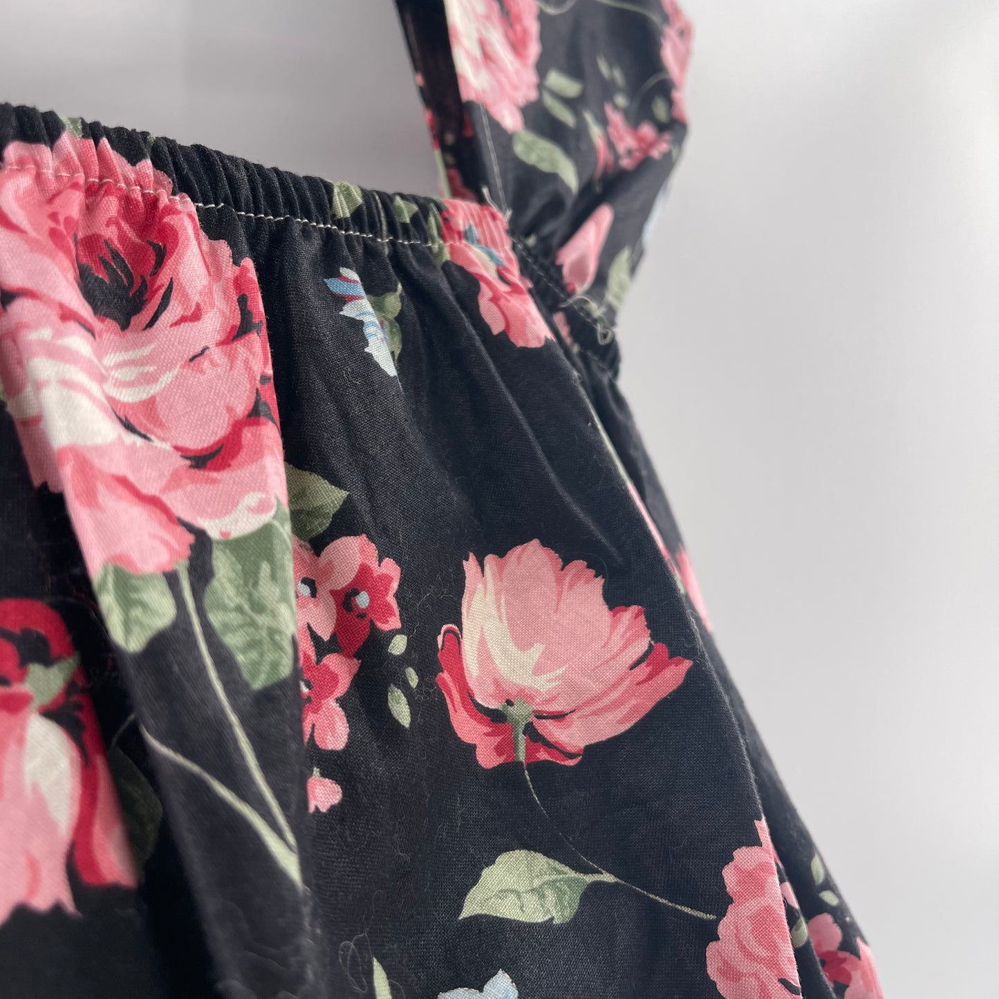 Urban Outfitters Black Floral Crop (M/L)