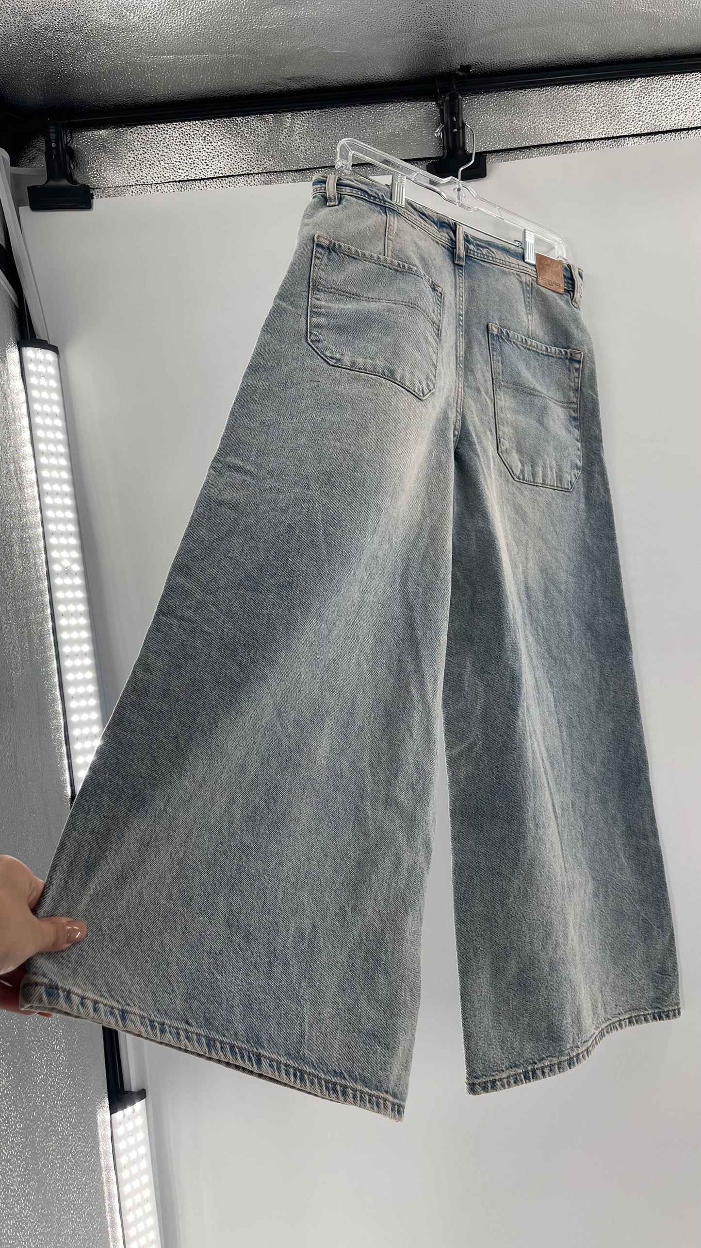 Free People Light Wash Wide Leg Jeans (27)