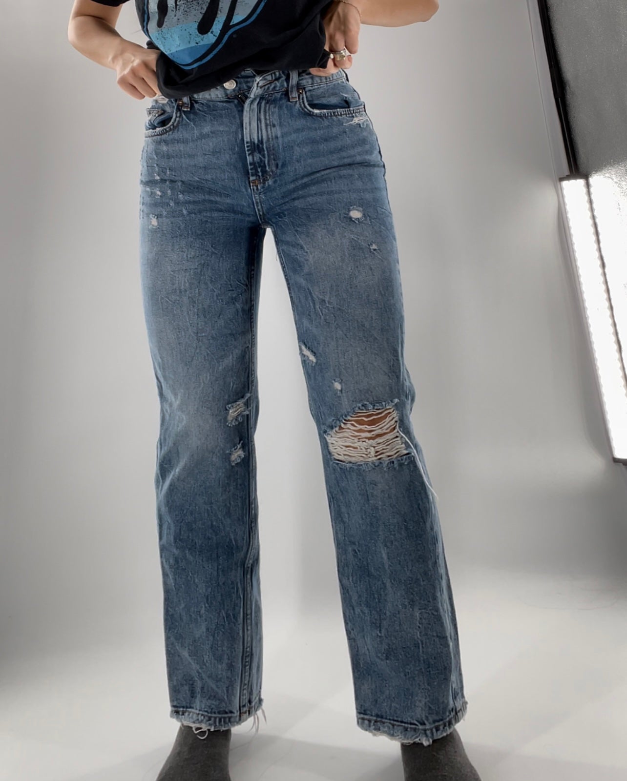 Free People Medium Wash Distressed Jeans (26)