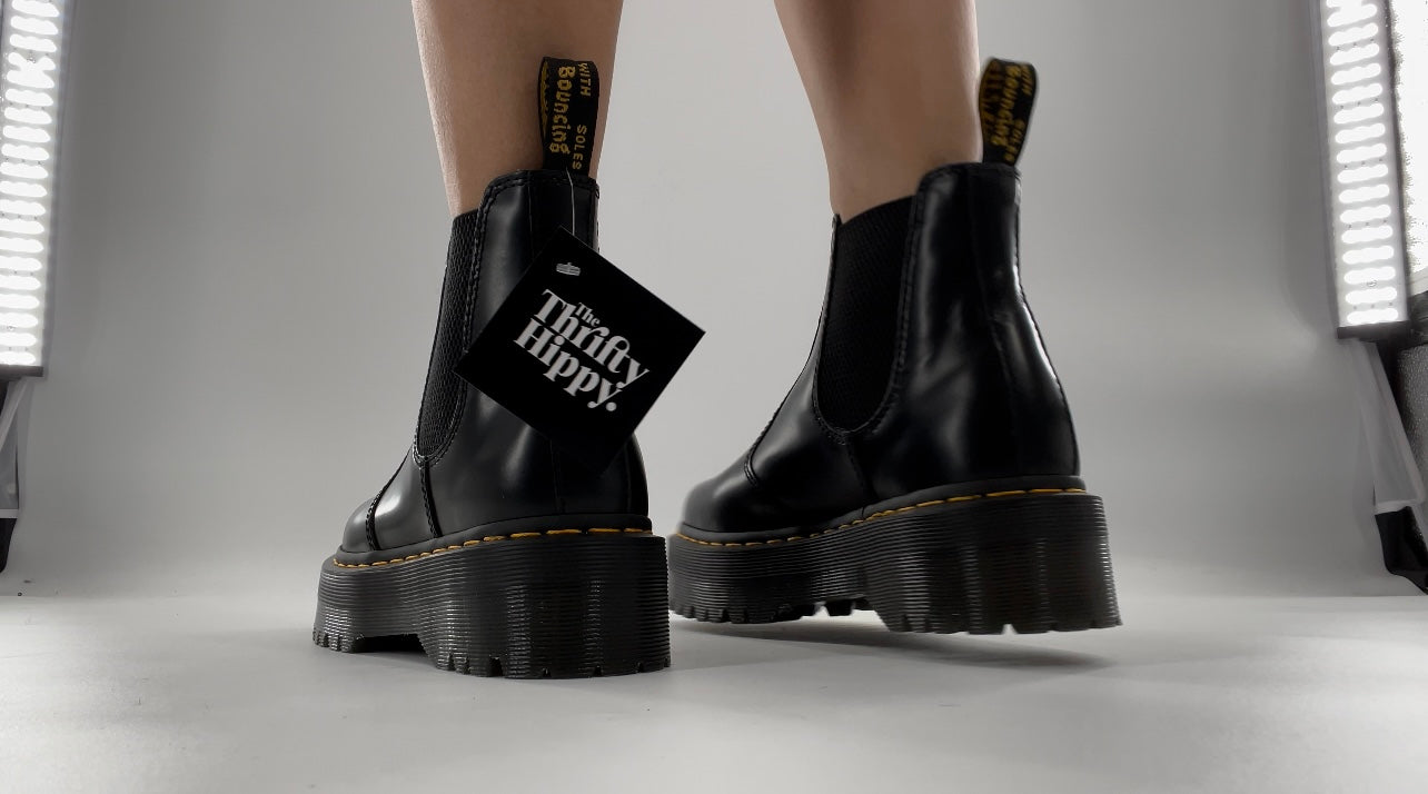 2976 Smooth Leather Platform Chelsea Boots in Black