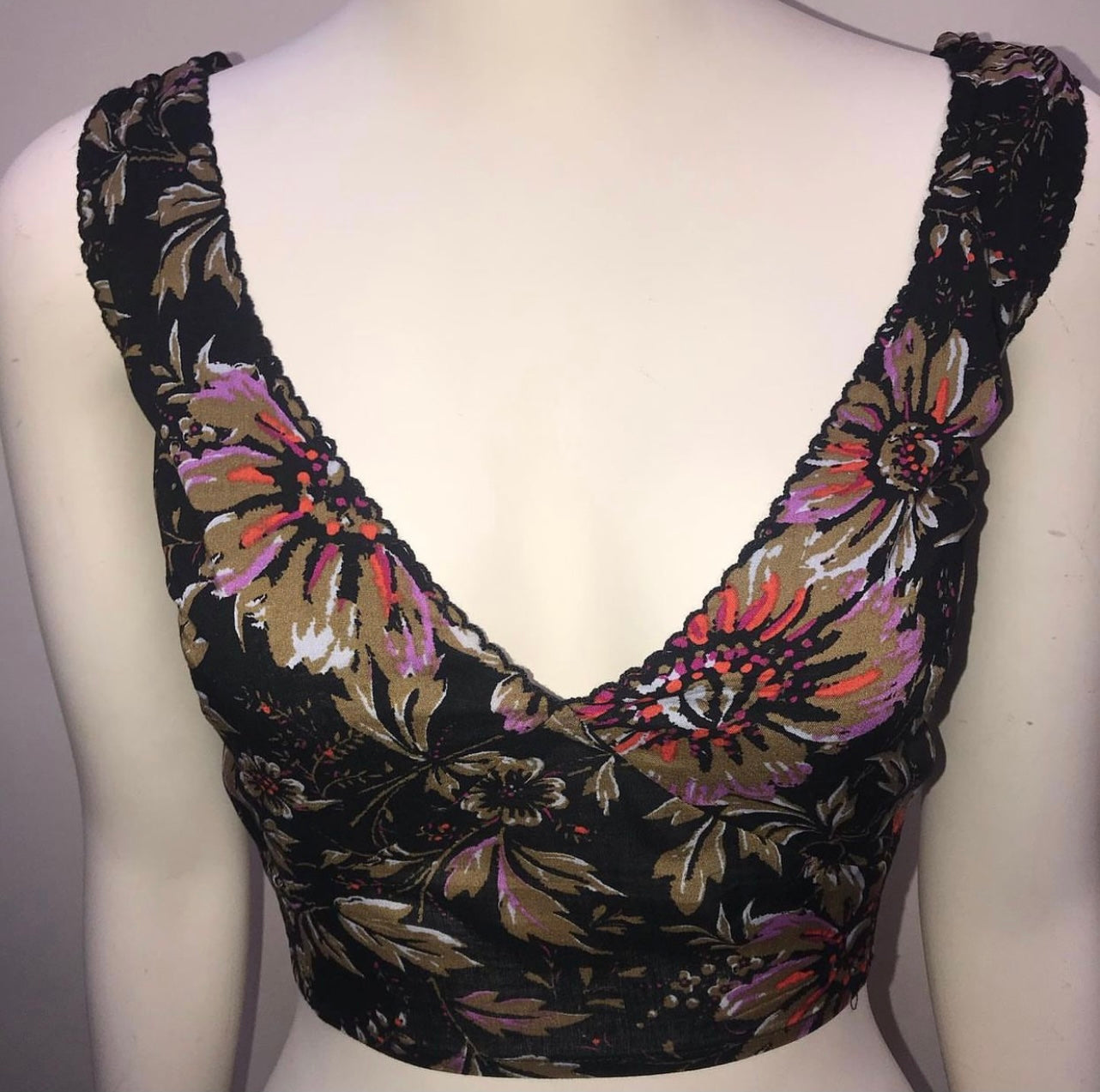 Intimately Free People Black Floral Cropped Tank (XL)