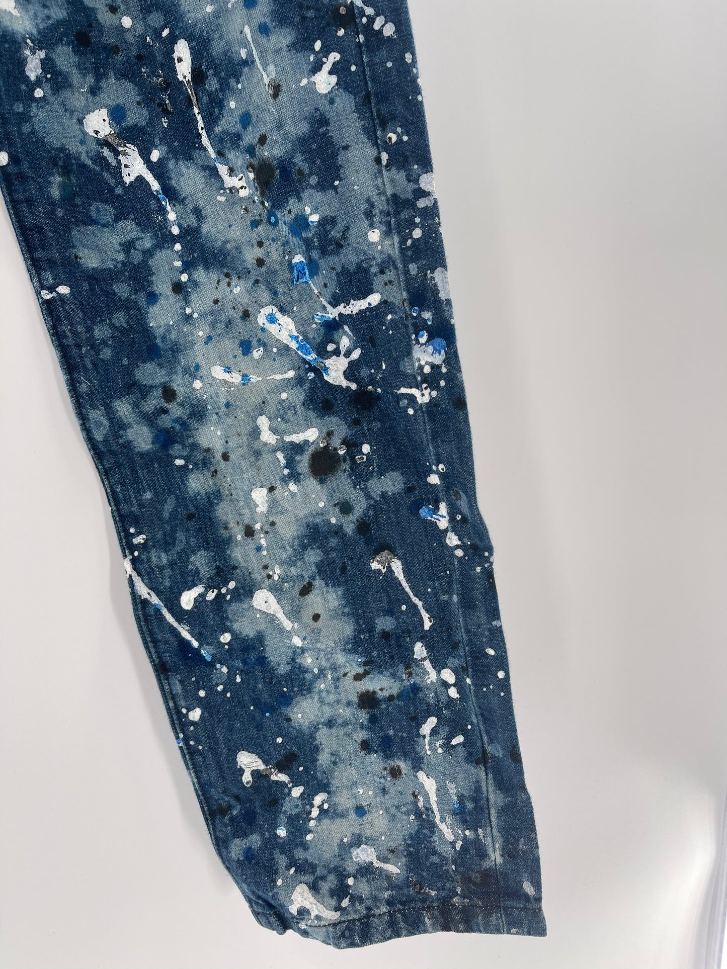 Artisan De Luxe Anthropologie- White + Blue Paint Splattered Jeans