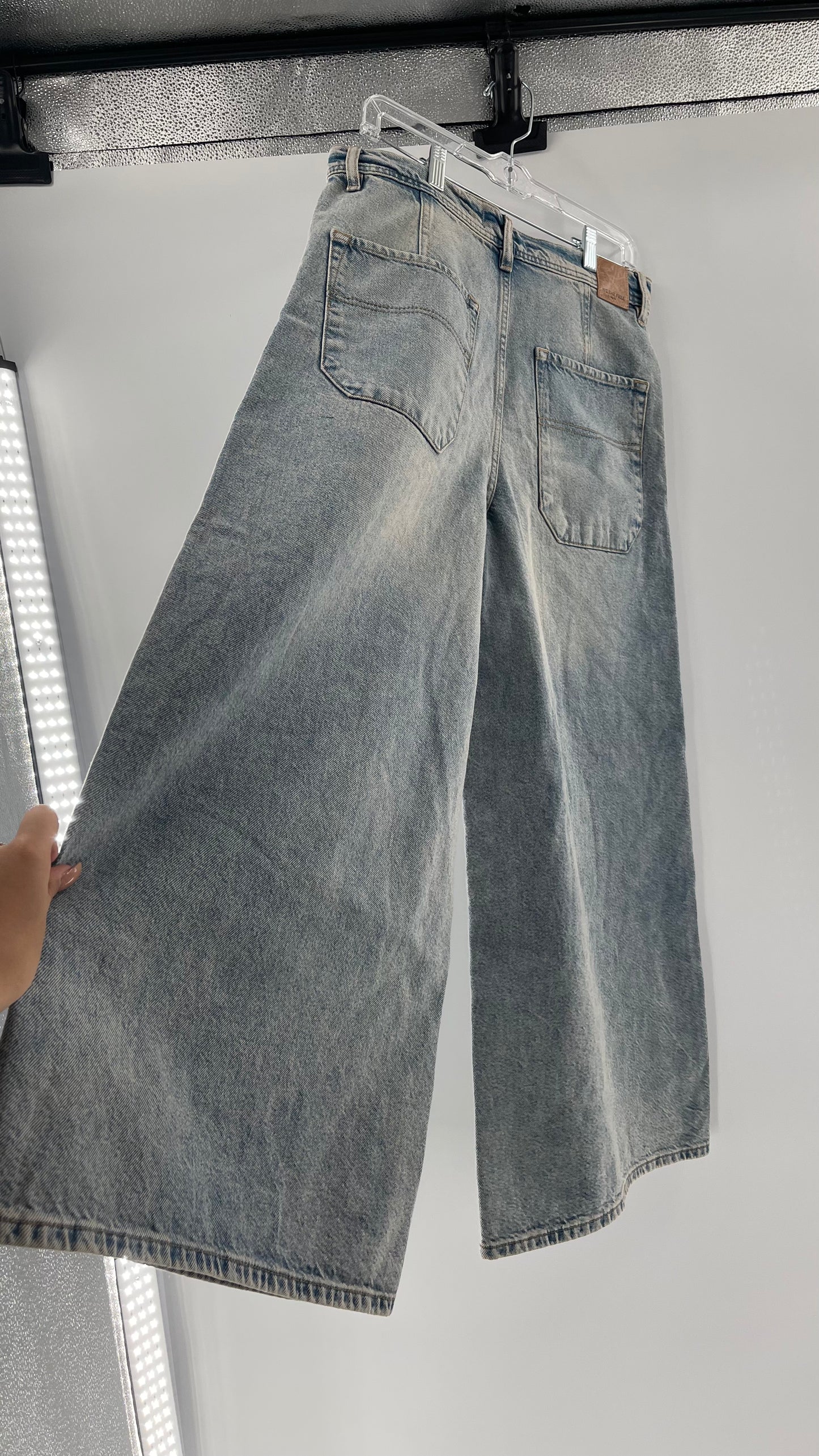 Free People Light Wash Wide Leg Jeans (27)