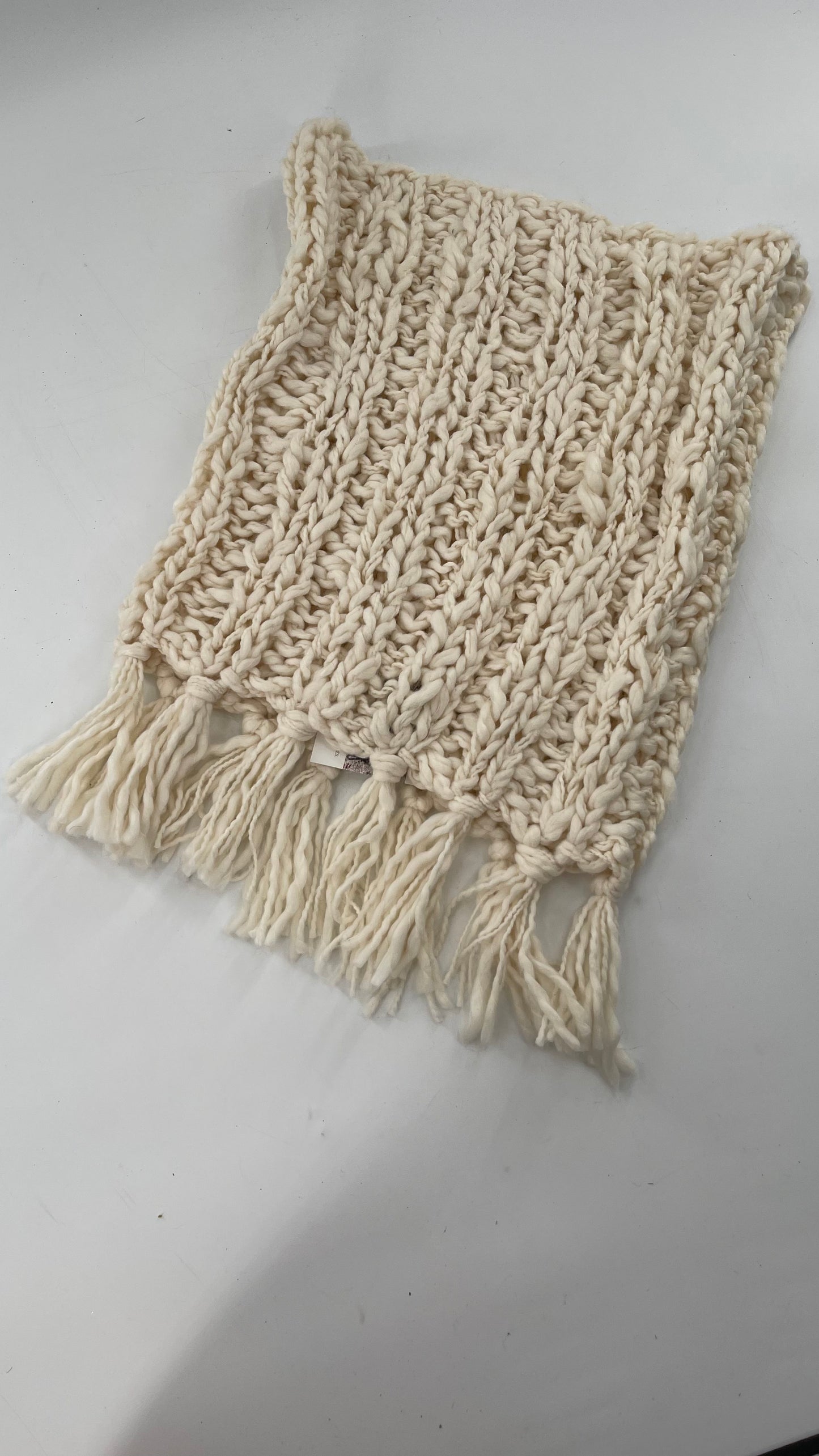 American Eagle Outfitters Beige Knit Scarf