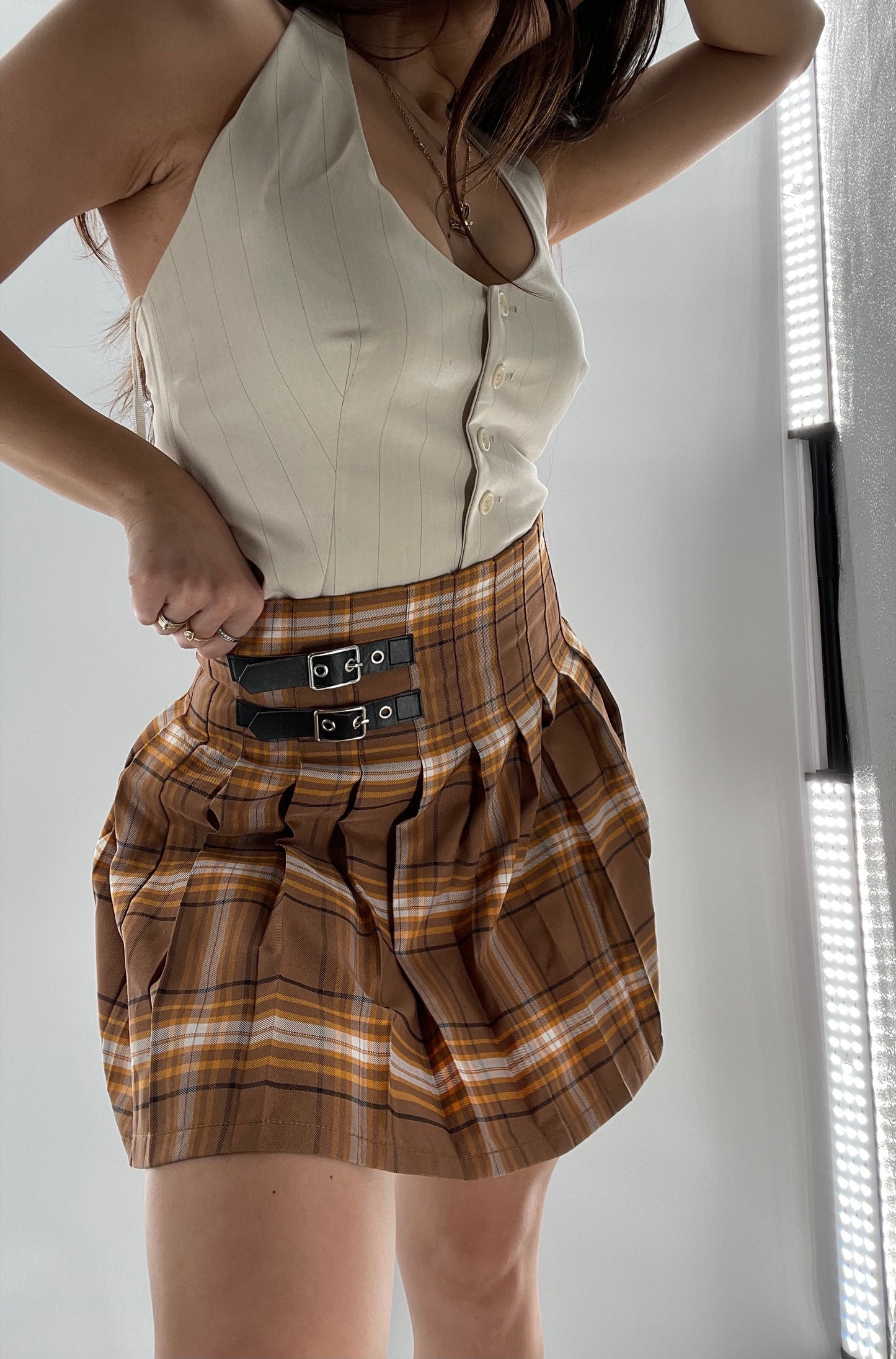 Vintage No Boundaries Buckle Side Tan Plaid Pleated Mini Skirt (M)7-9)
